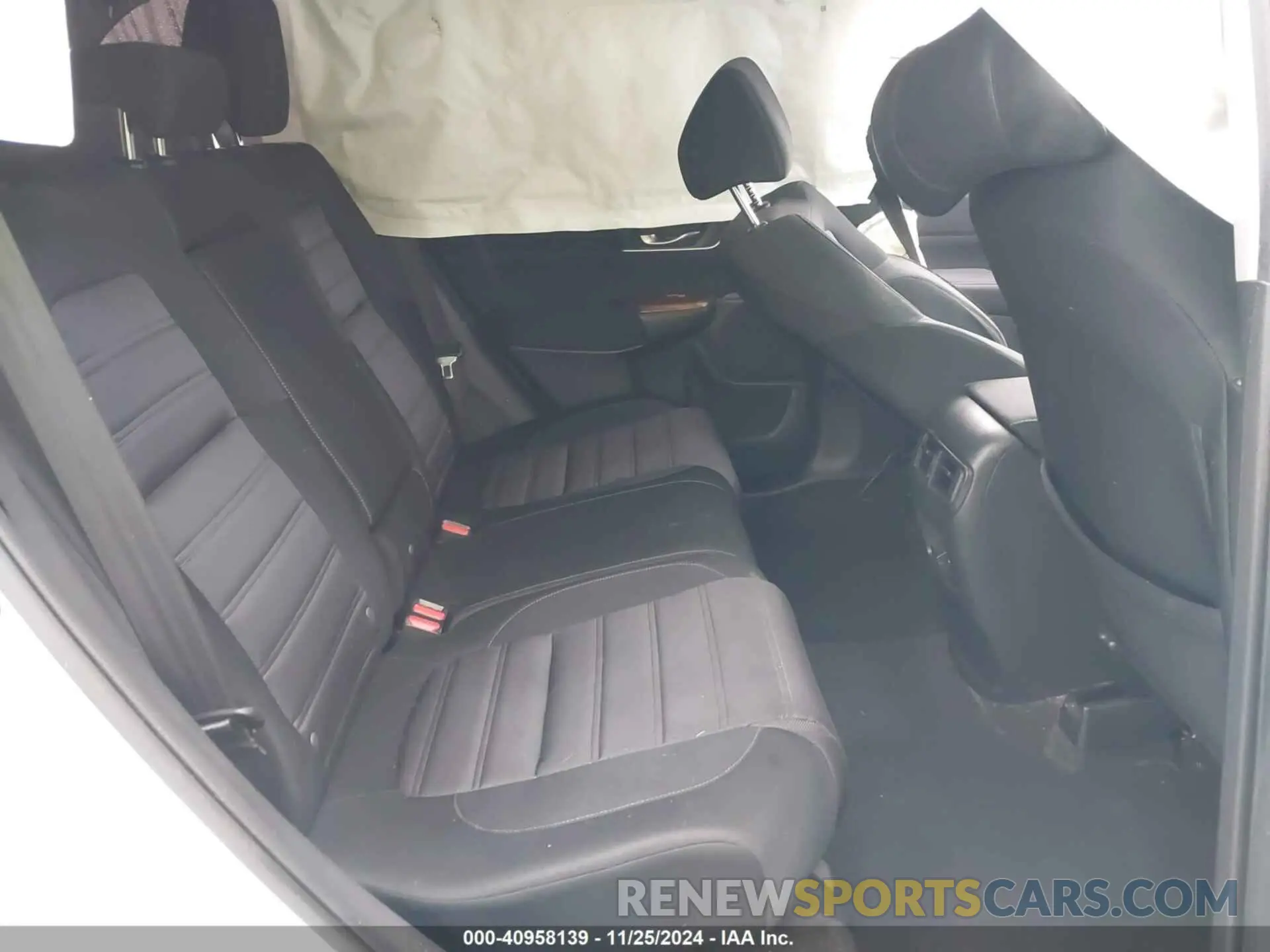 8 Photograph of a damaged car JHLRW2H51KX022989 HONDA CR-V 2019