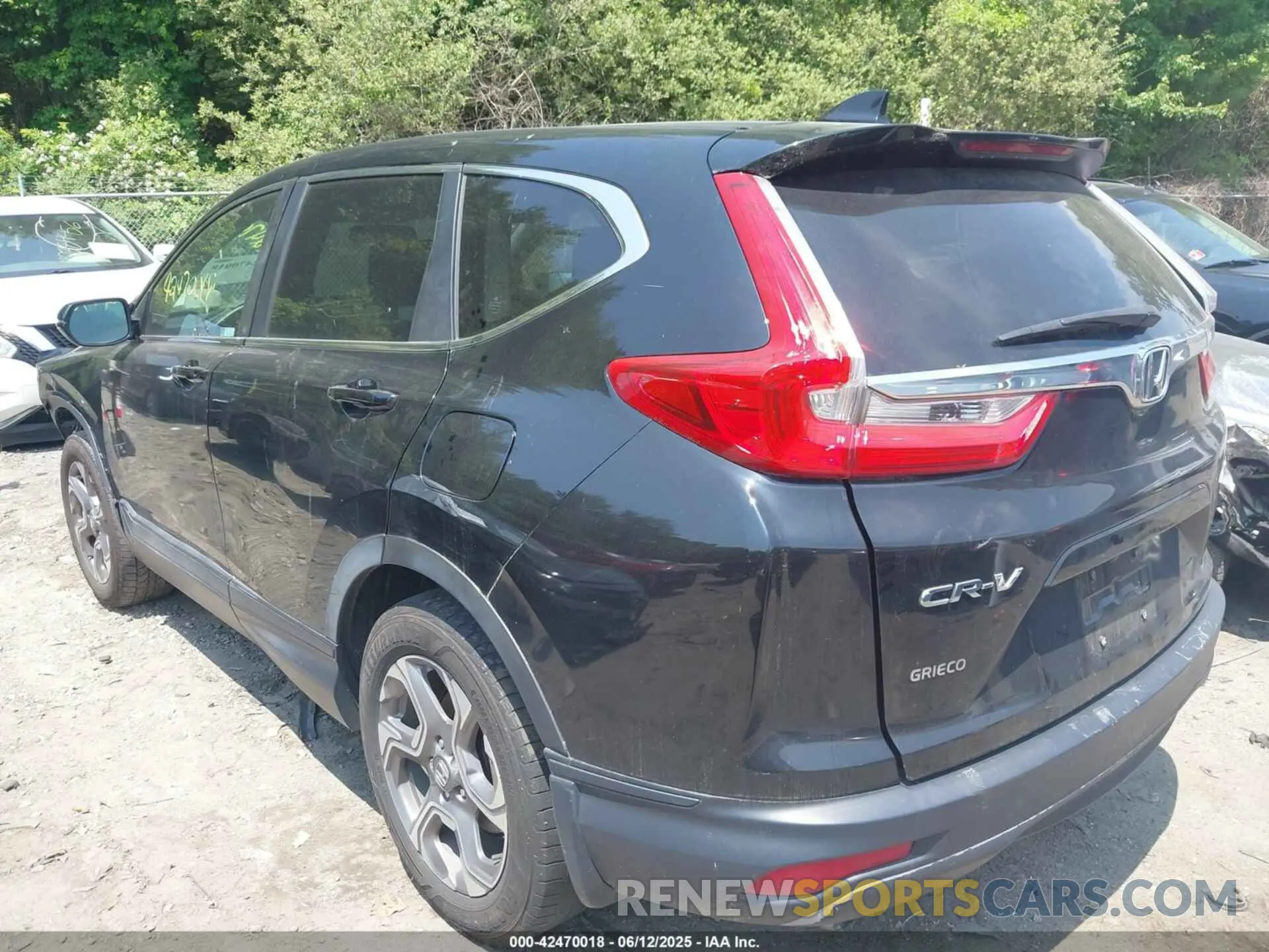 3 Photograph of a damaged car JHLRW2H53KX018605 HONDA CR-V 2019