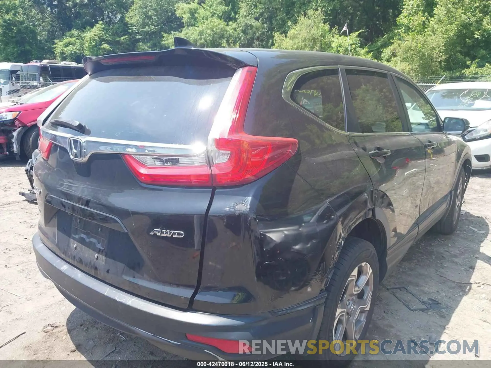 4 Photograph of a damaged car JHLRW2H53KX018605 HONDA CR-V 2019