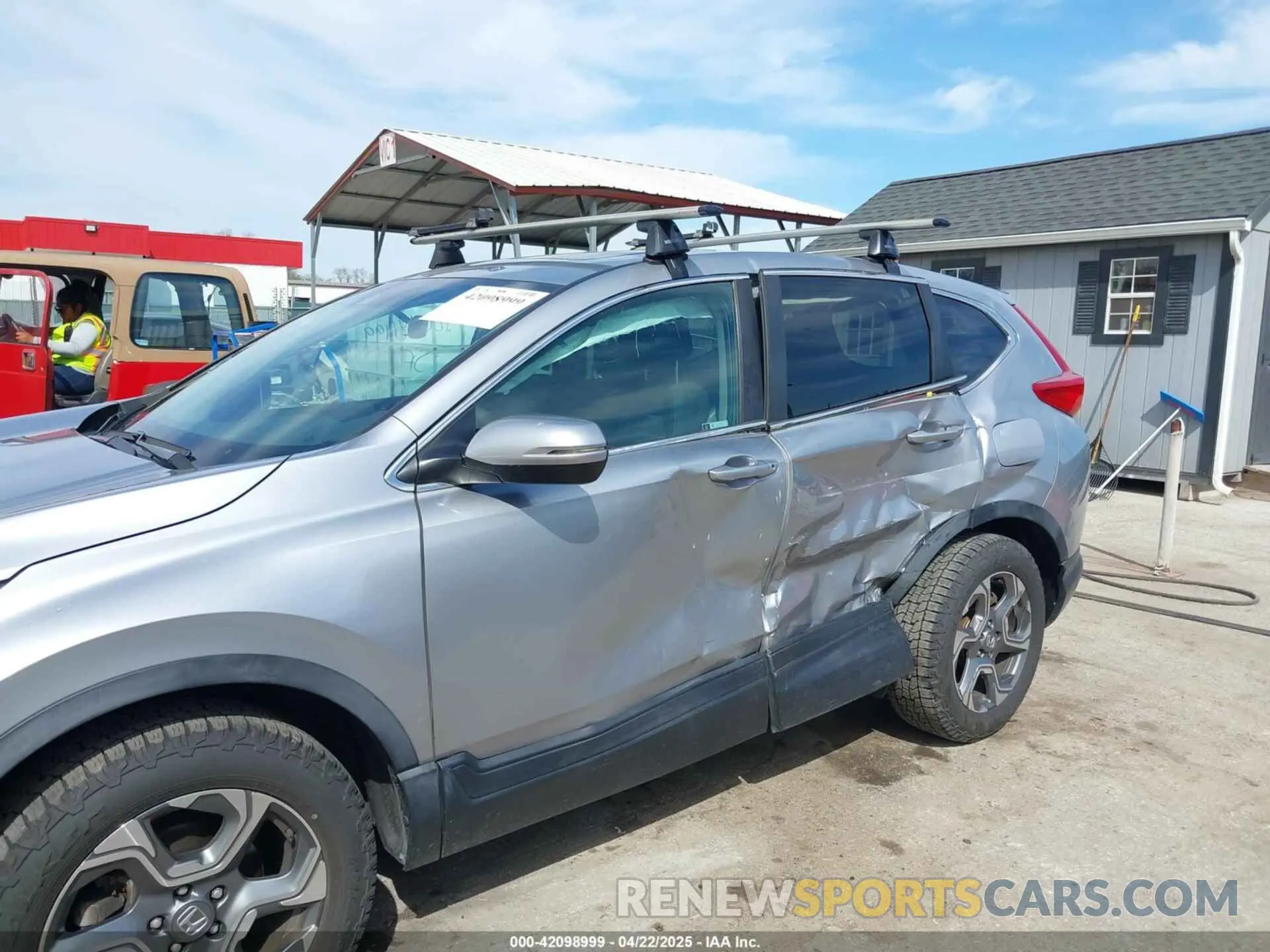 6 Photograph of a damaged car JHLRW2H56KX007047 HONDA CR-V 2019