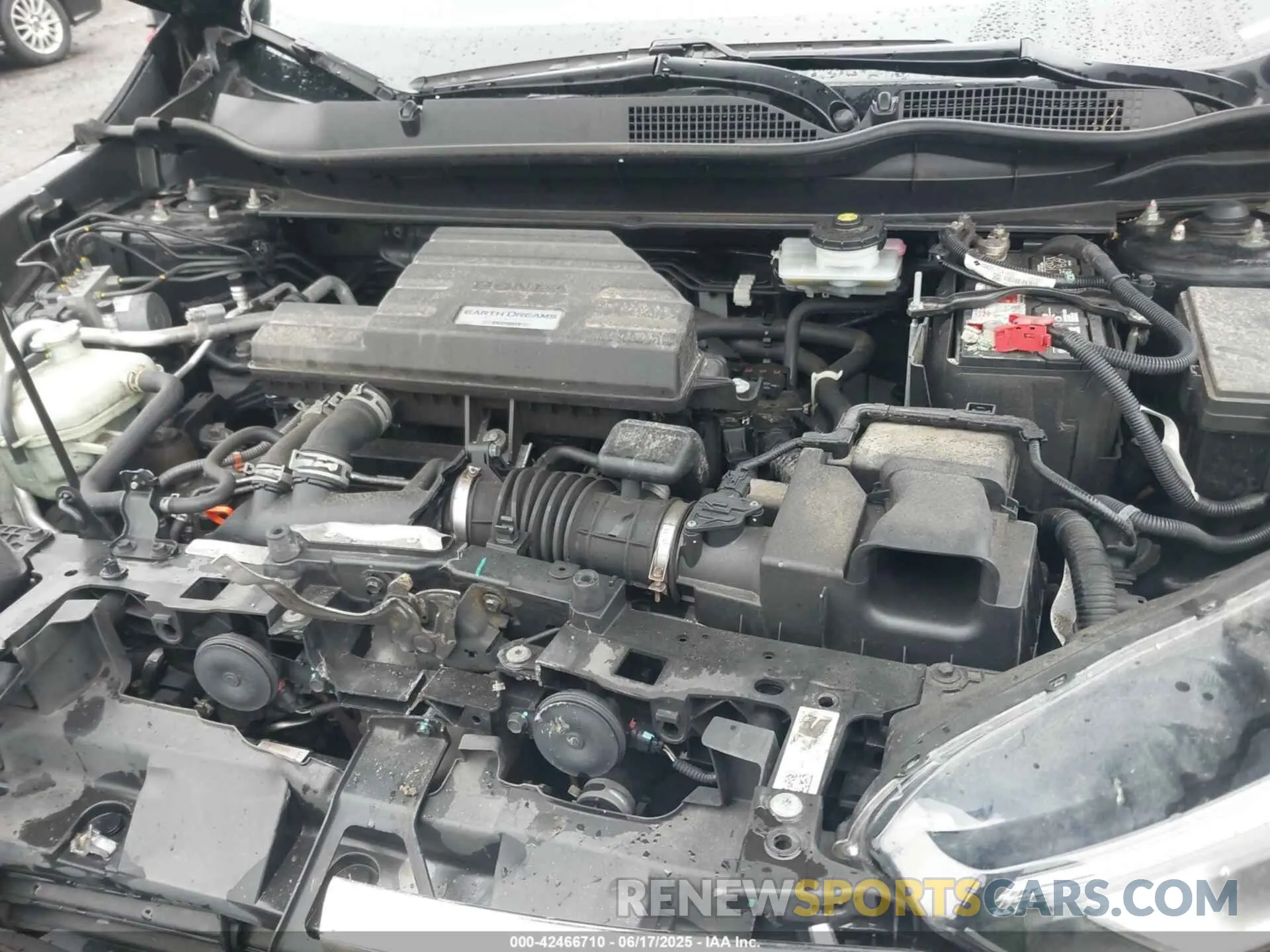 10 Photograph of a damaged car JHLRW2H83KX004259 HONDA CR-V 2019
