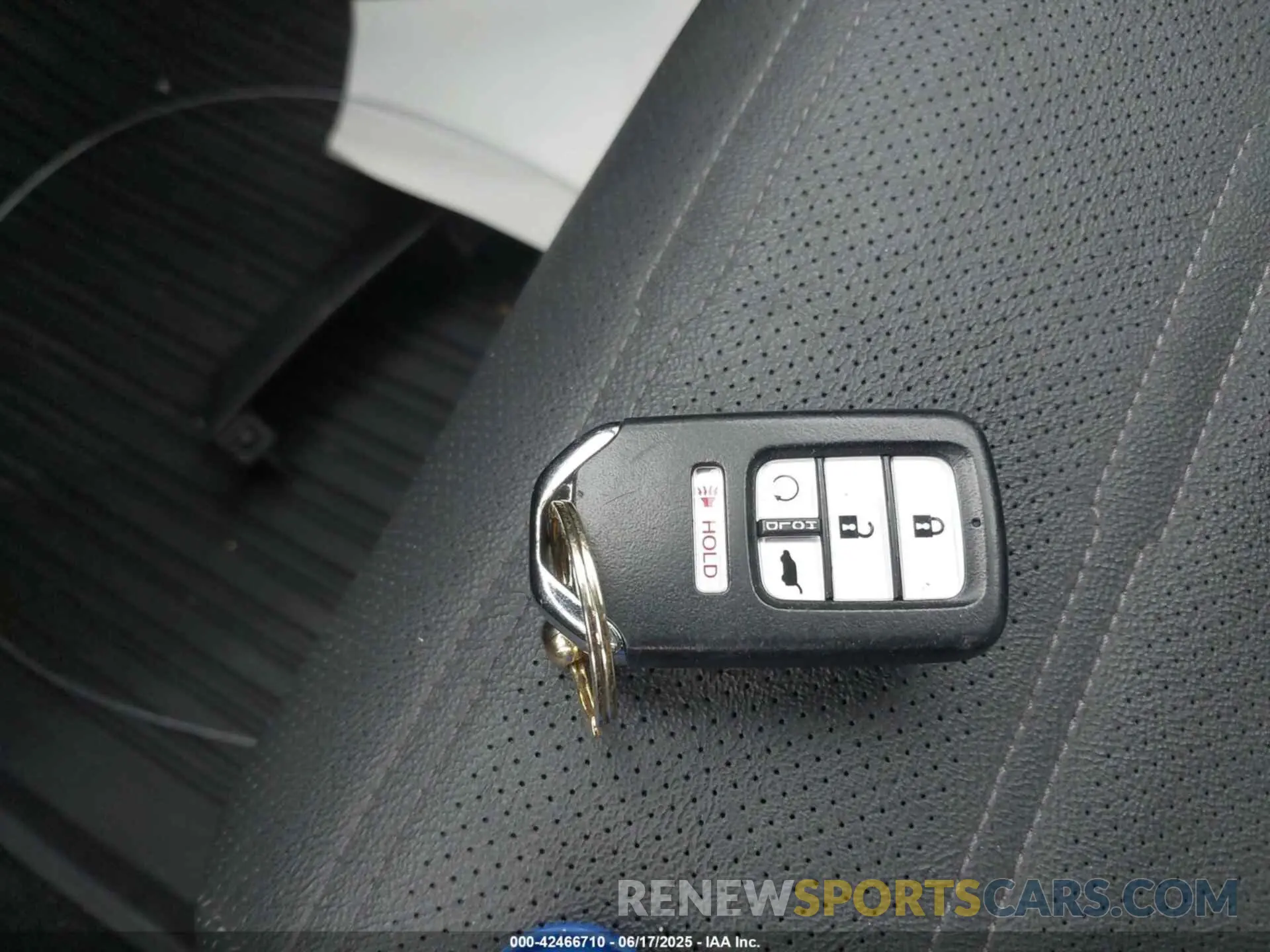 11 Photograph of a damaged car JHLRW2H83KX004259 HONDA CR-V 2019