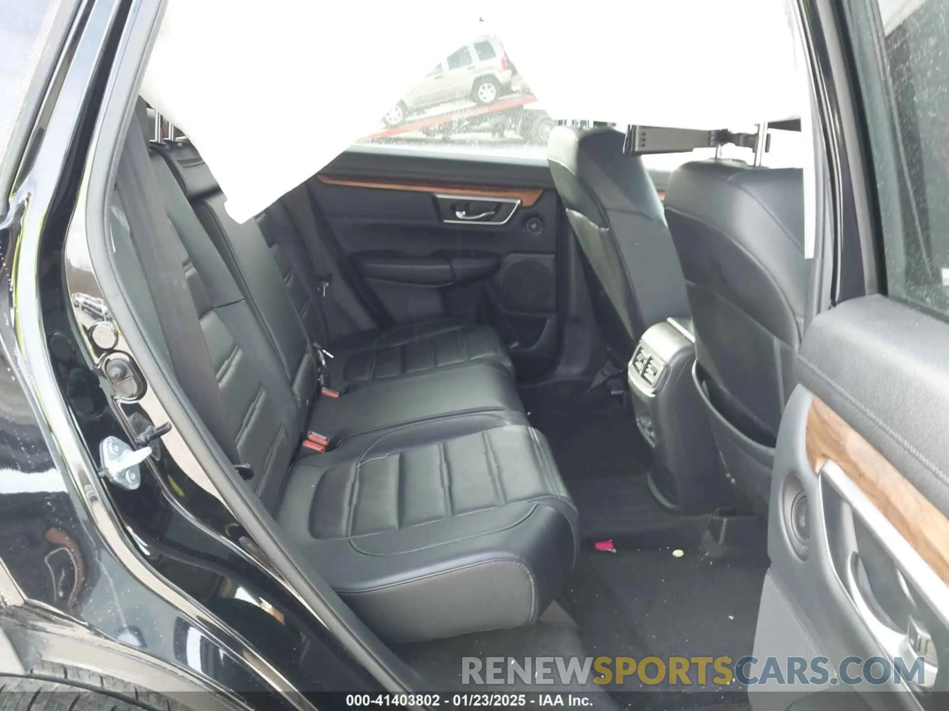 8 Photograph of a damaged car JHLRW2H88KX012907 HONDA CR-V 2019