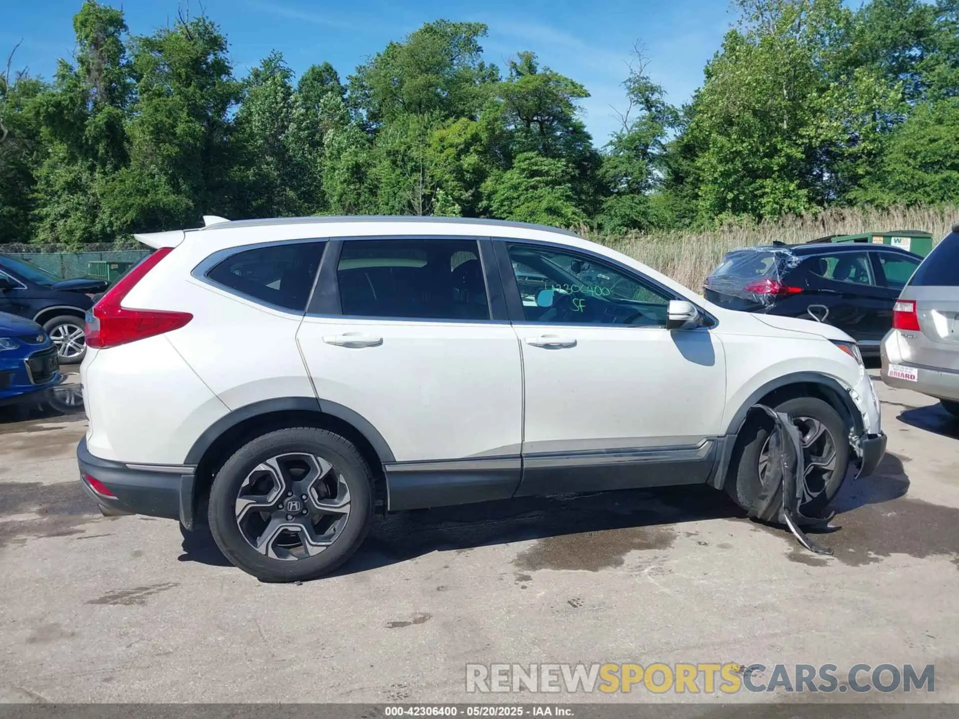 13 Photograph of a damaged car JHLRW2H98KX003911 HONDA CR-V 2019