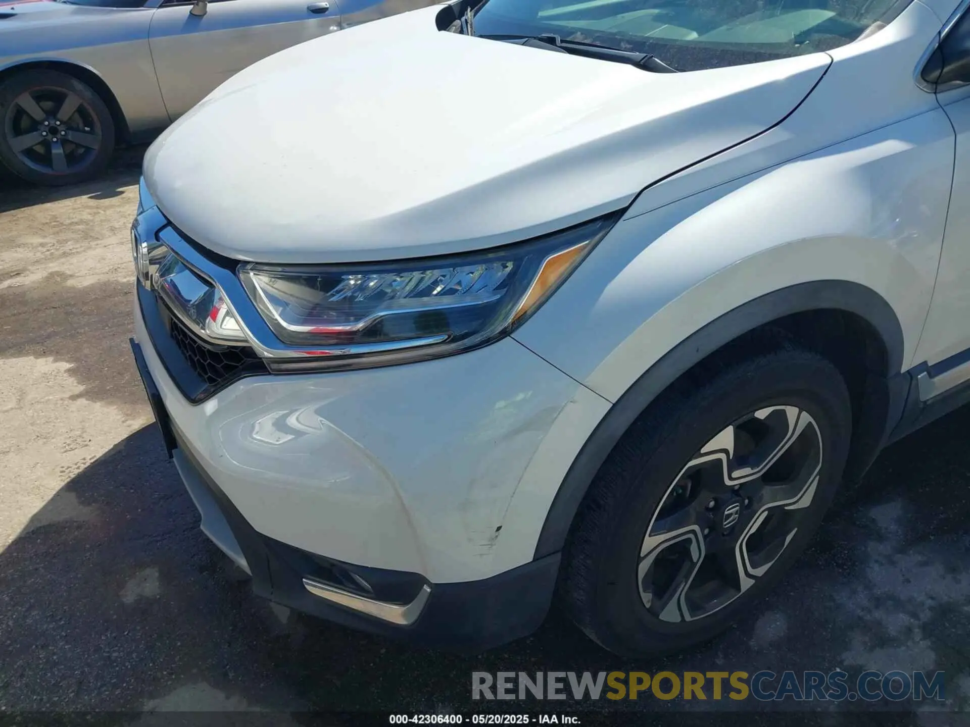 17 Photograph of a damaged car JHLRW2H98KX003911 HONDA CR-V 2019