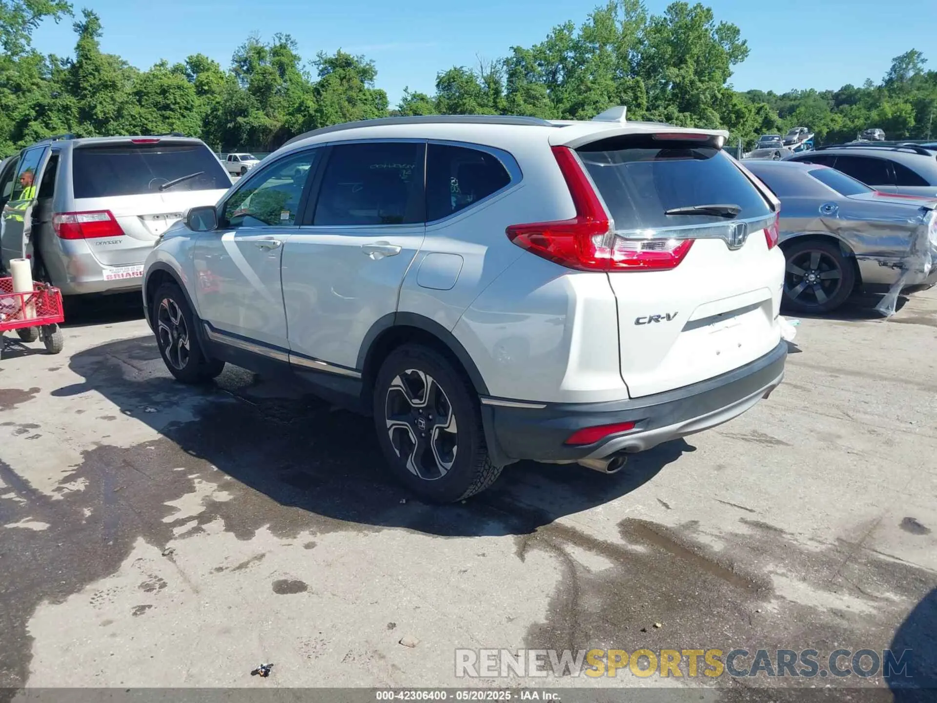 3 Photograph of a damaged car JHLRW2H98KX003911 HONDA CR-V 2019
