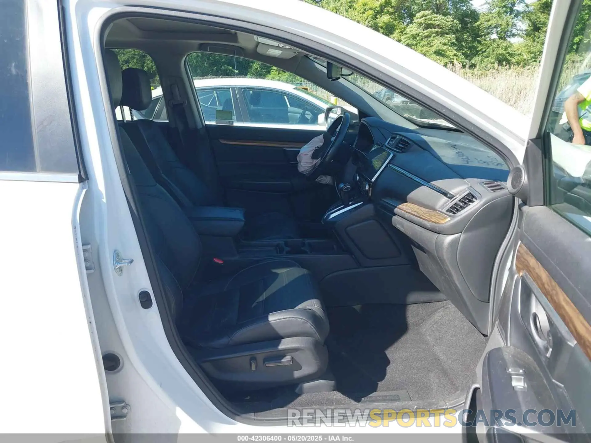 5 Photograph of a damaged car JHLRW2H98KX003911 HONDA CR-V 2019