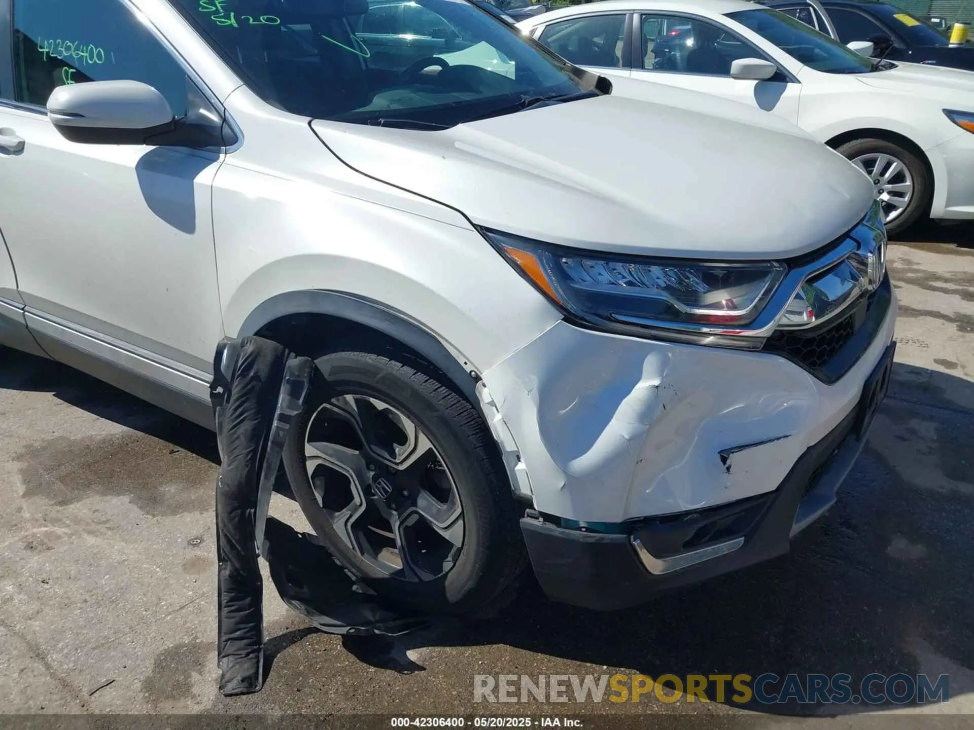 6 Photograph of a damaged car JHLRW2H98KX003911 HONDA CR-V 2019
