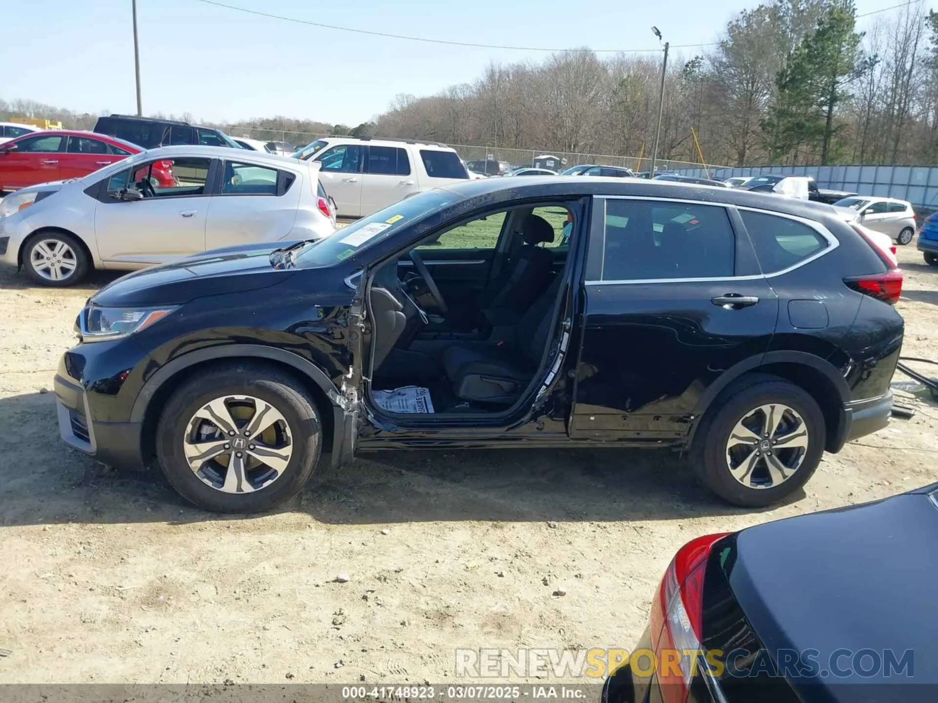 15 Photograph of a damaged car 2HKRW1H29LH414838 HONDA CR-V 2020