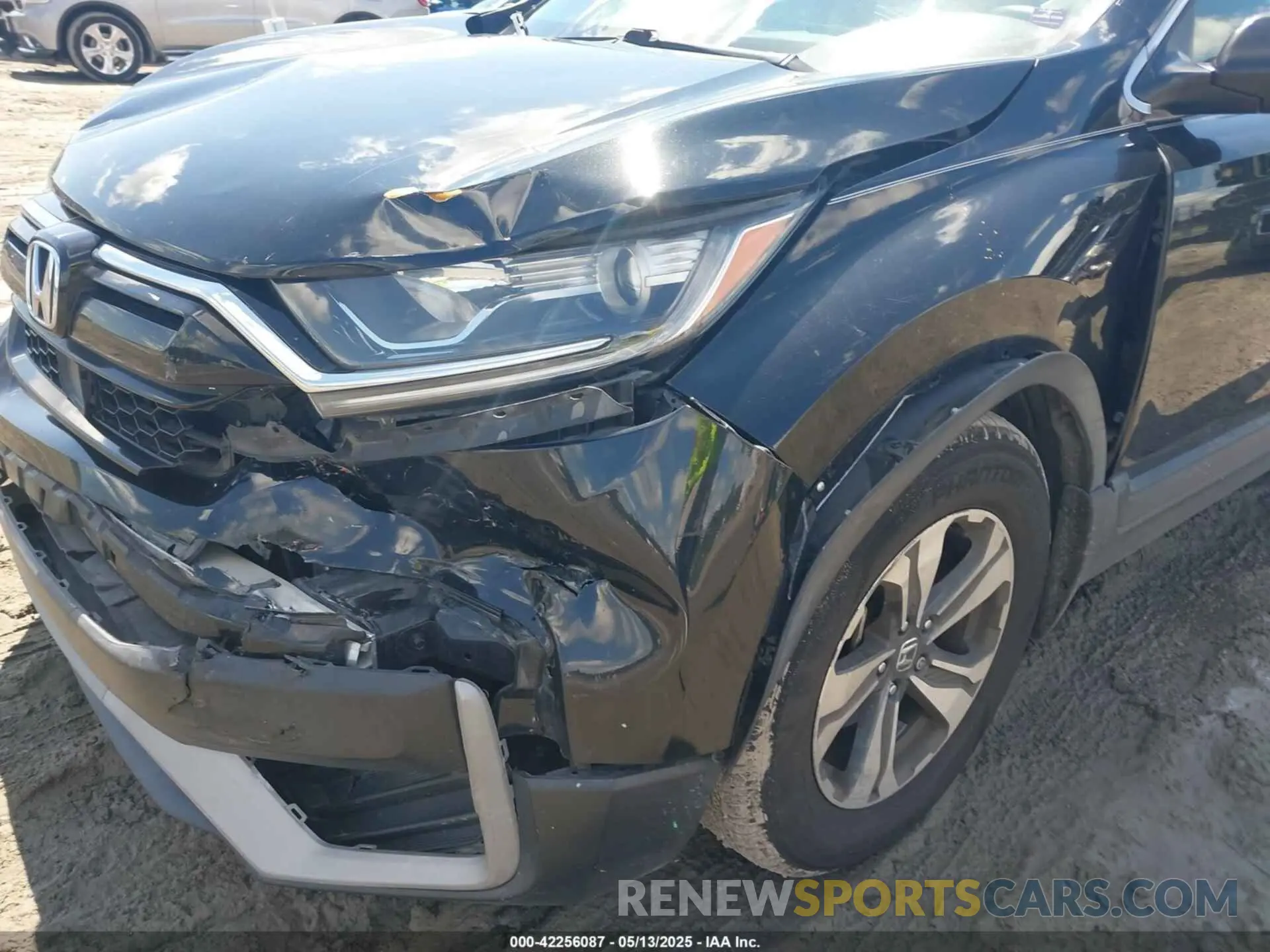 6 Photograph of a damaged car 2HKRW1H2XLH413794 HONDA CR-V 2020