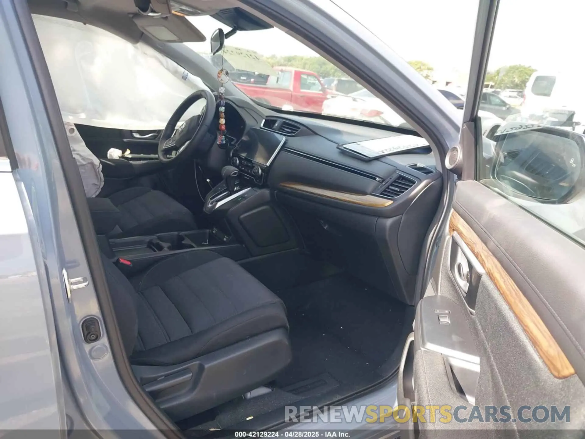 5 Photograph of a damaged car 2HKRW1H50LH412941 HONDA CR-V 2020