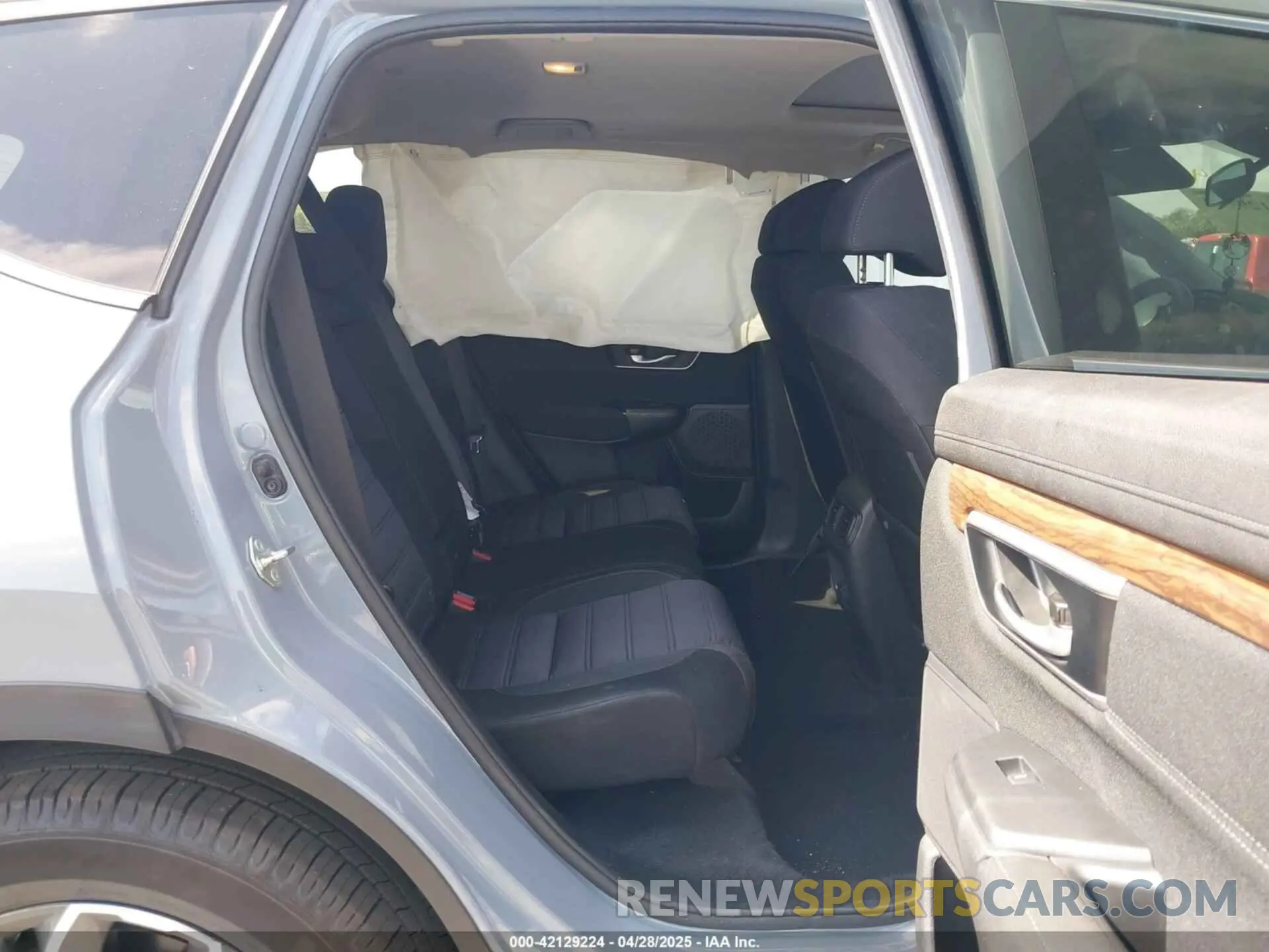 8 Photograph of a damaged car 2HKRW1H50LH412941 HONDA CR-V 2020