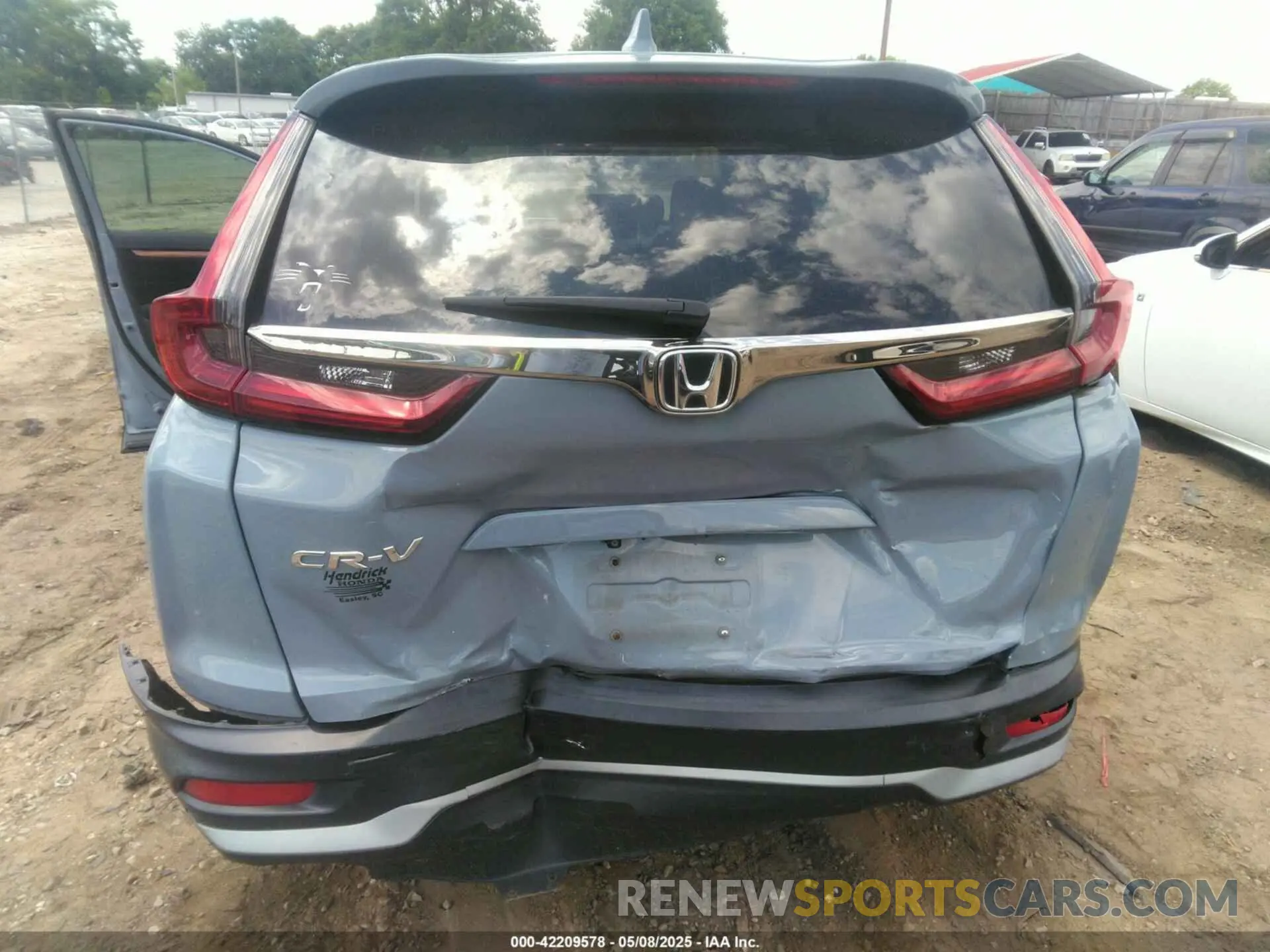 17 Photograph of a damaged car 2HKRW1H52LH403626 HONDA CR-V 2020