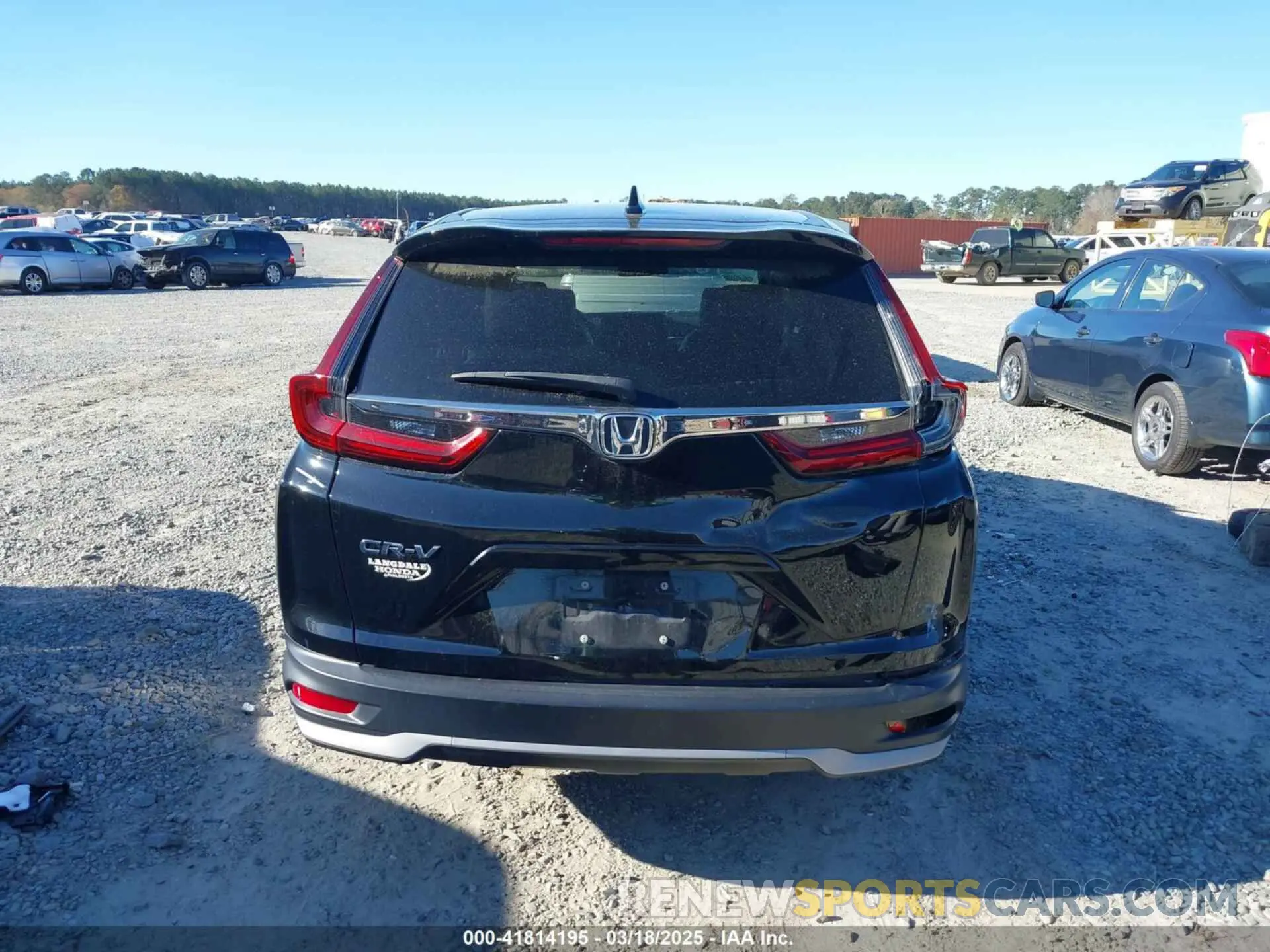 17 Photograph of a damaged car 2HKRW1H55LH401563 HONDA CR-V 2020