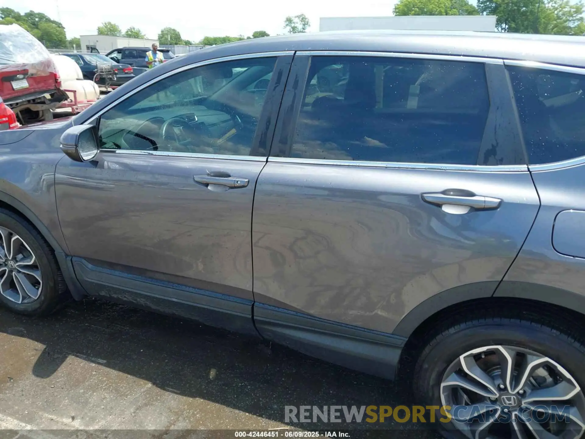 13 Photograph of a damaged car 2HKRW1H58LH407583 HONDA CR-V 2020