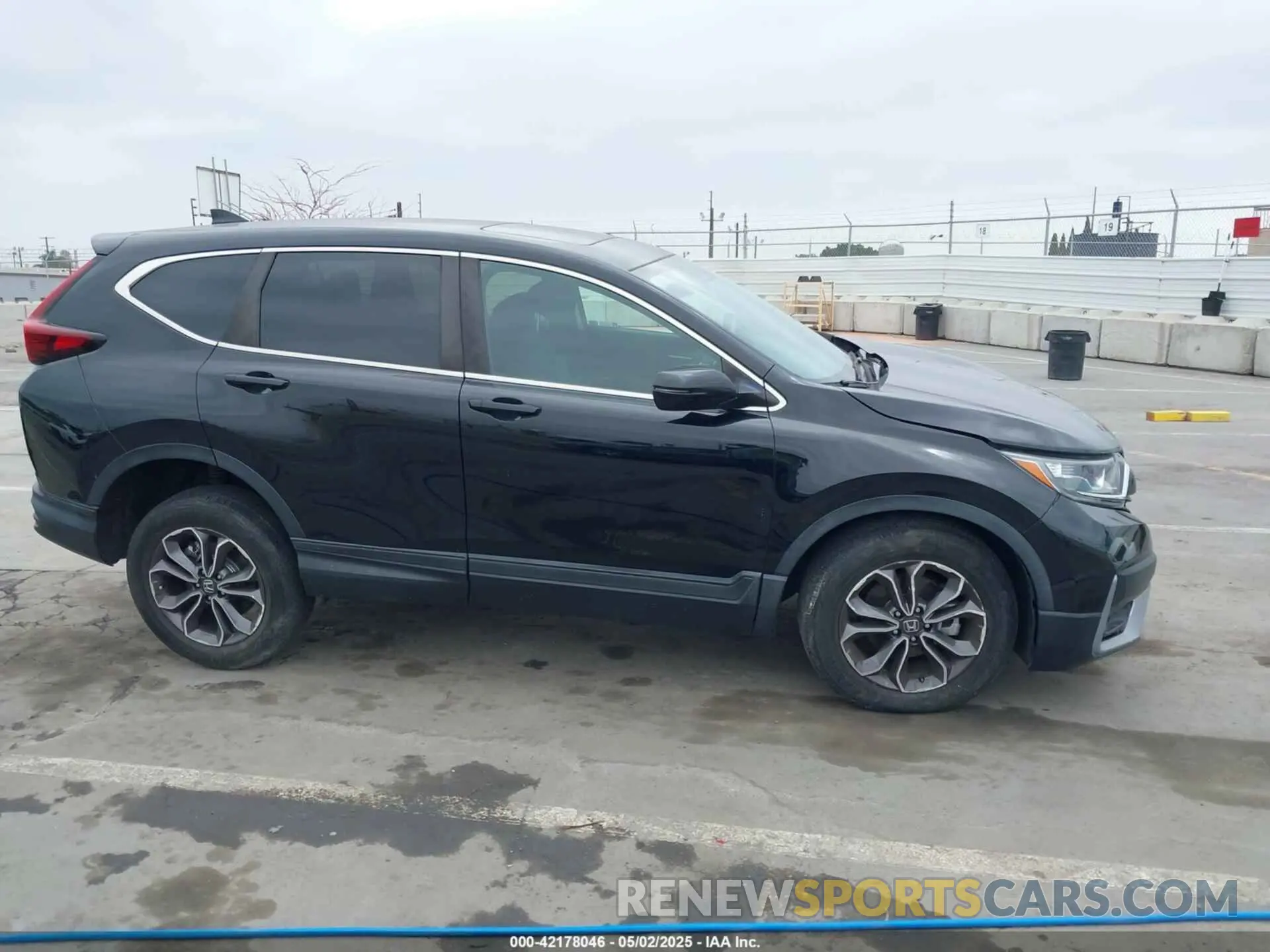 13 Photograph of a damaged car 2HKRW1H58LH421256 HONDA CR-V 2020