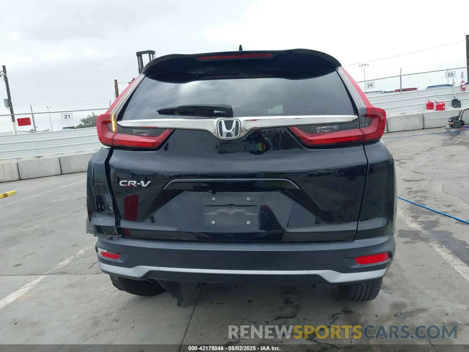 16 Photograph of a damaged car 2HKRW1H58LH421256 HONDA CR-V 2020