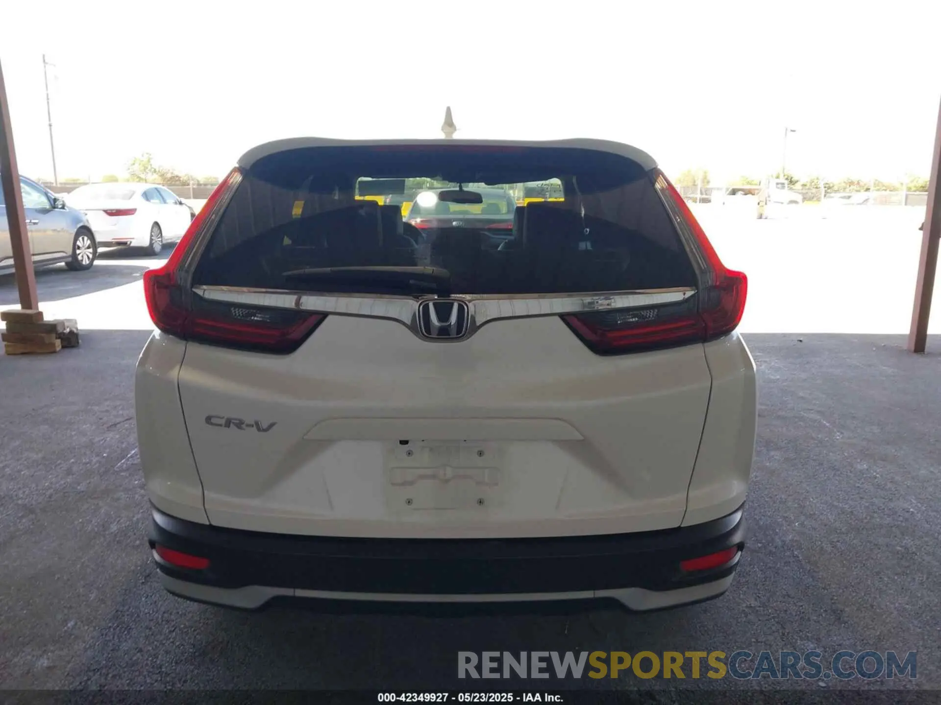 17 Photograph of a damaged car 2HKRW1H87LH420741 HONDA CR-V 2020