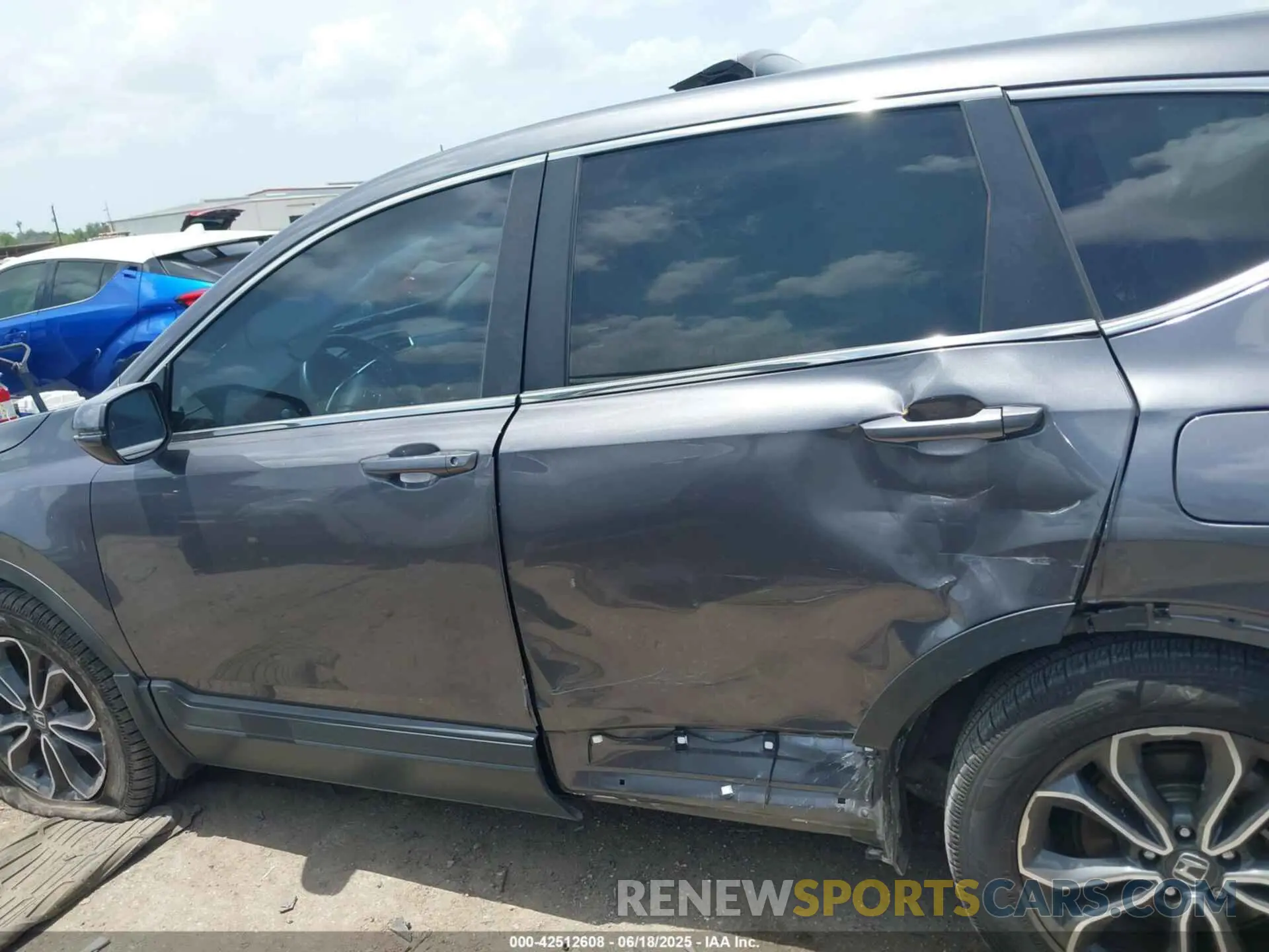 14 Photograph of a damaged car 2HKRW1H87LH426197 HONDA CR-V 2020