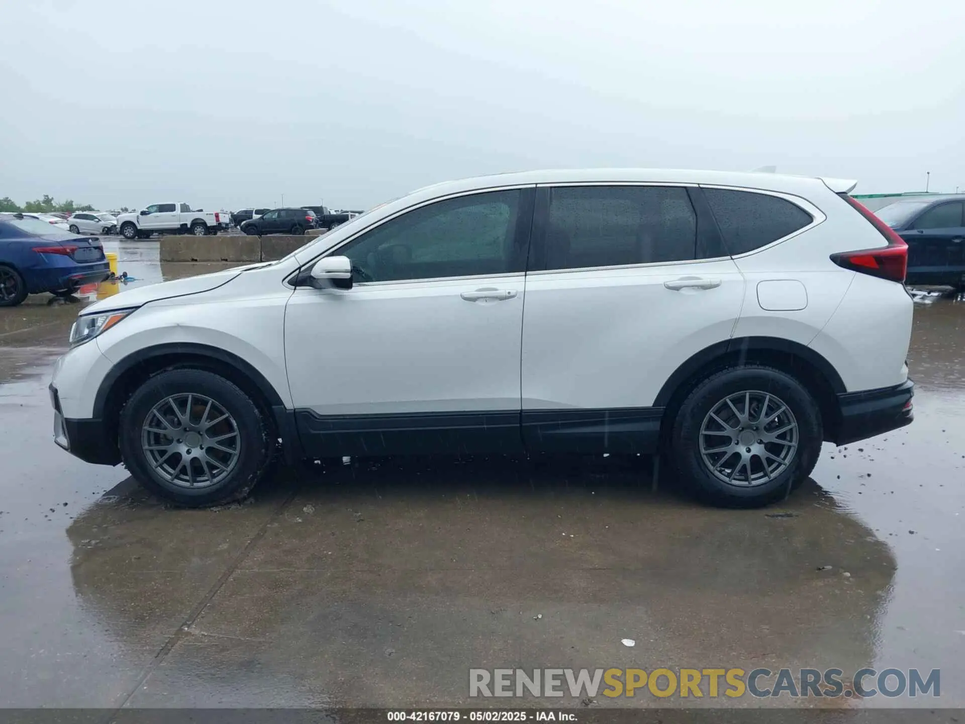 15 Photograph of a damaged car 2HKRW1H89LH427741 HONDA CR-V 2020