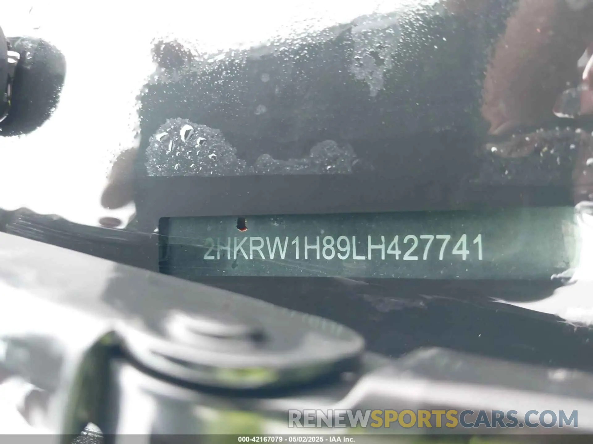 19 Photograph of a damaged car 2HKRW1H89LH427741 HONDA CR-V 2020