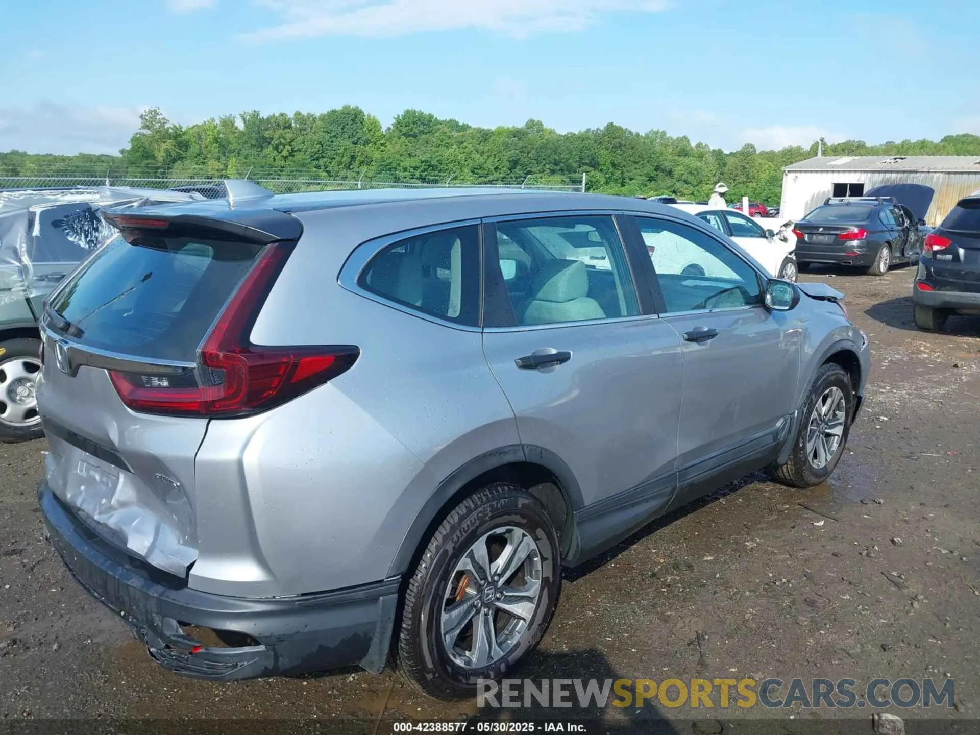 4 Photograph of a damaged car 2HKRW2H22LH604518 HONDA CR-V 2020