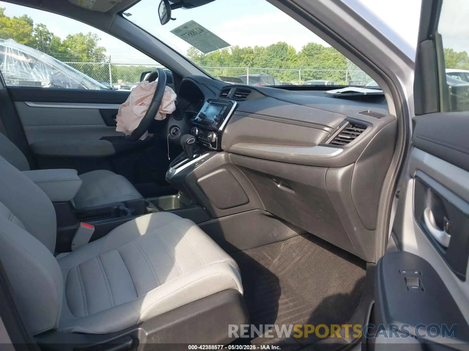 5 Photograph of a damaged car 2HKRW2H22LH604518 HONDA CR-V 2020