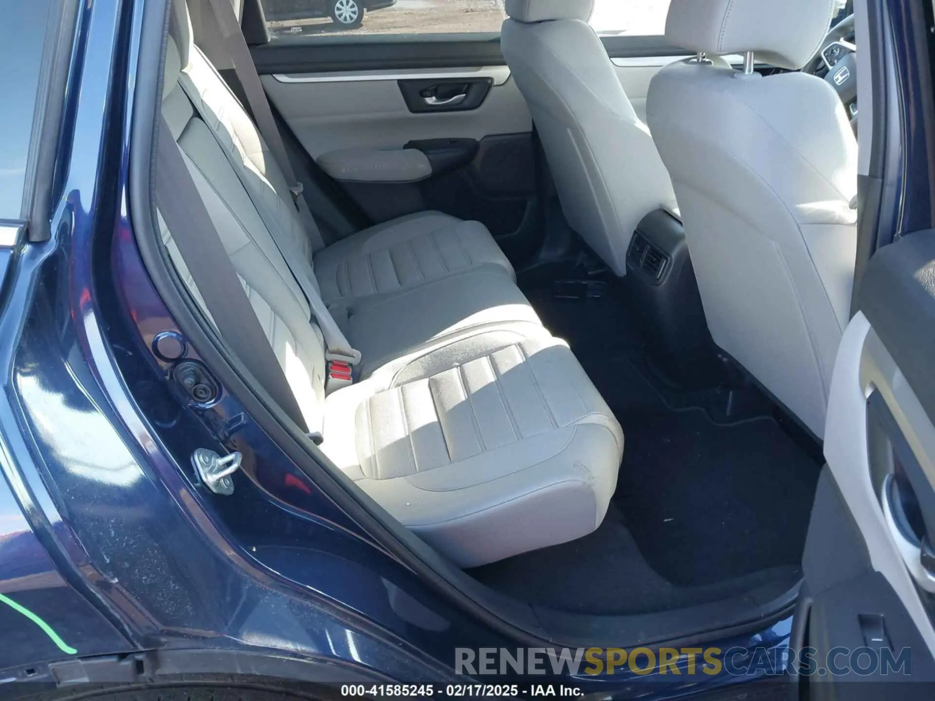 8 Photograph of a damaged car 2HKRW2H23LH661617 HONDA CR-V 2020