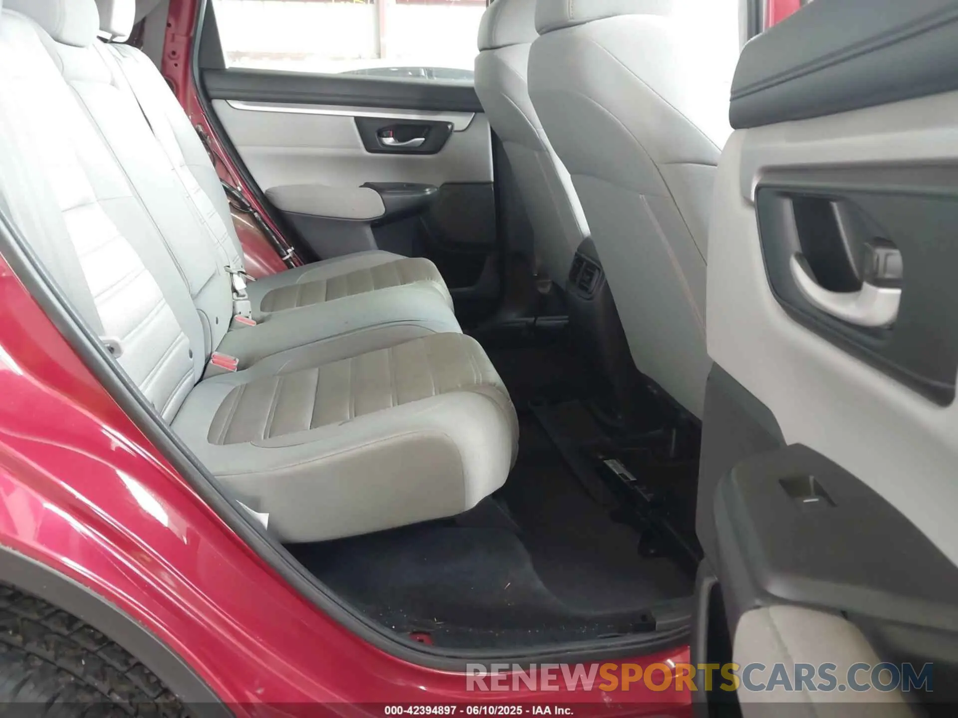 8 Photograph of a damaged car 2HKRW2H25LH610104 HONDA CR-V 2020