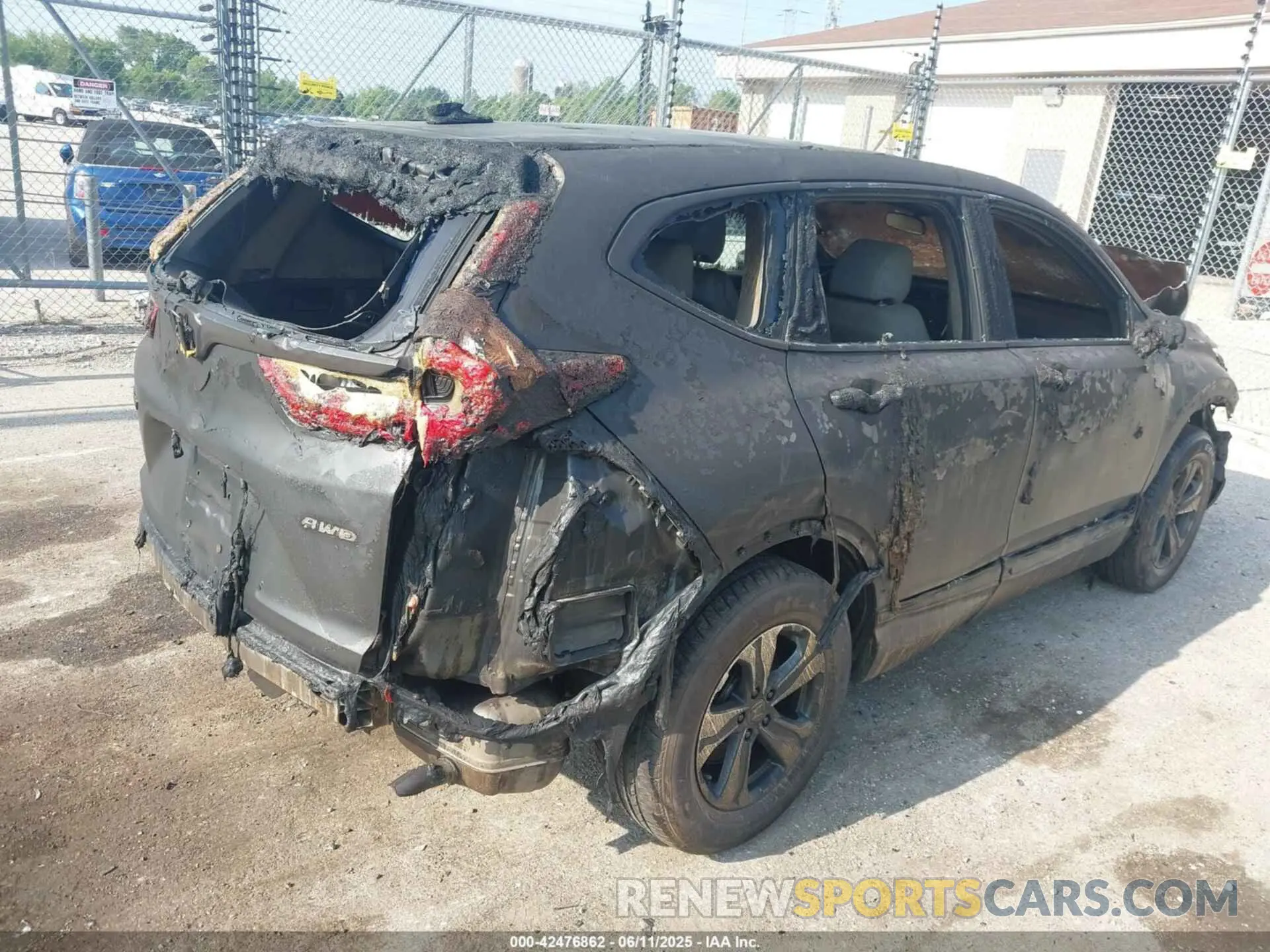 4 Photograph of a damaged car 2HKRW2H27LH655786 HONDA CR-V 2020