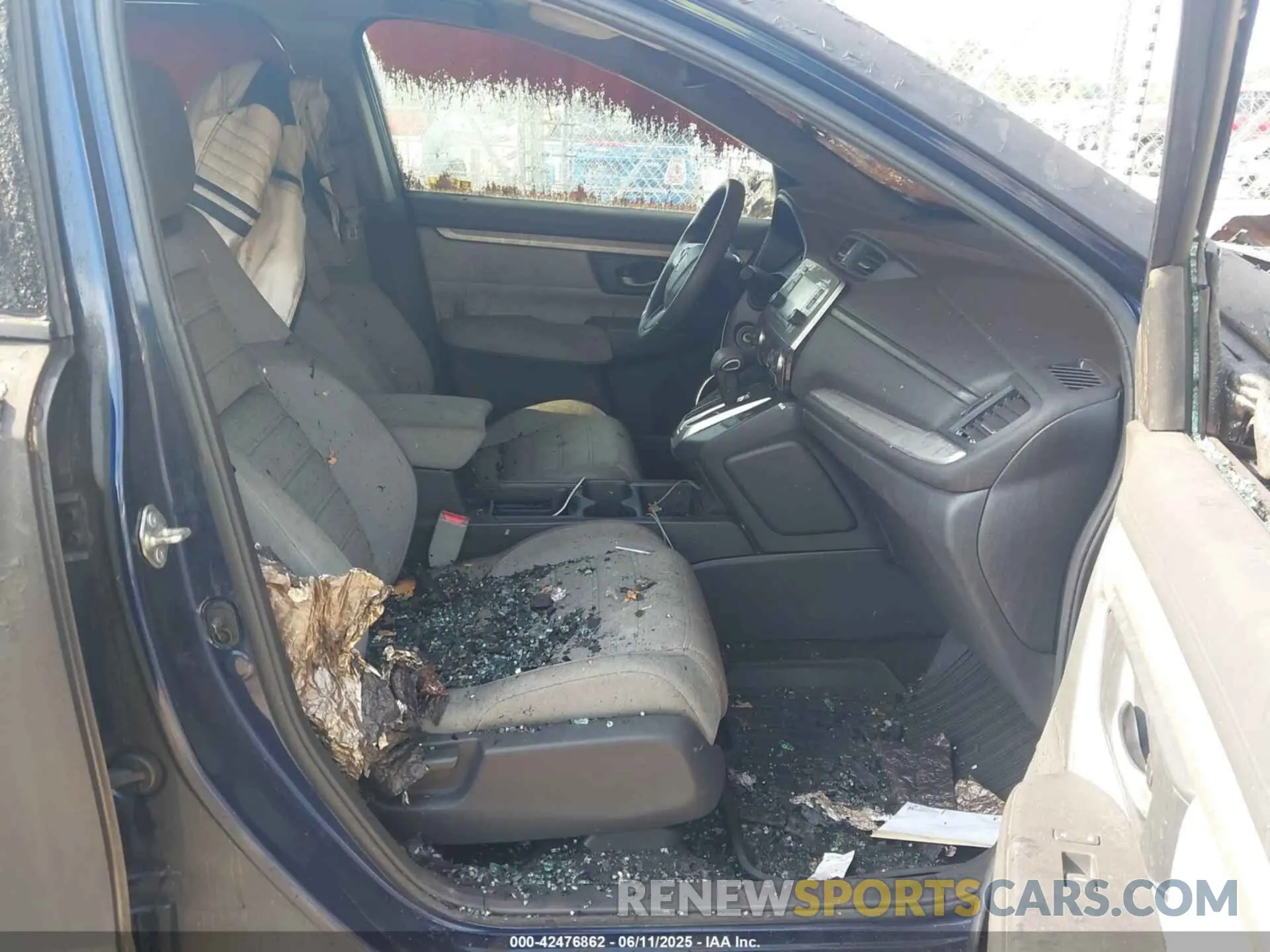 5 Photograph of a damaged car 2HKRW2H27LH655786 HONDA CR-V 2020
