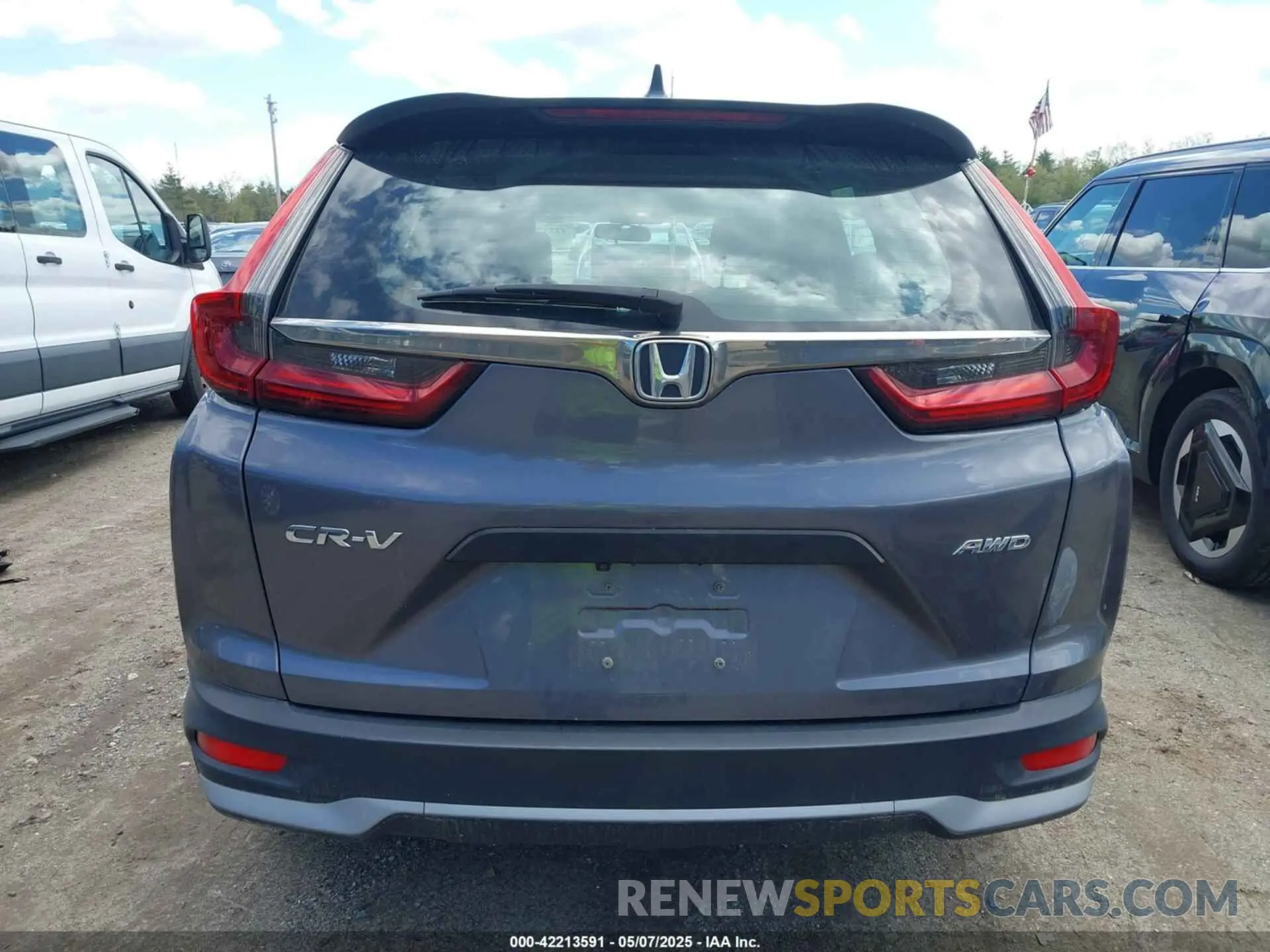 17 Photograph of a damaged car 2HKRW2H29LH630856 HONDA CR-V 2020