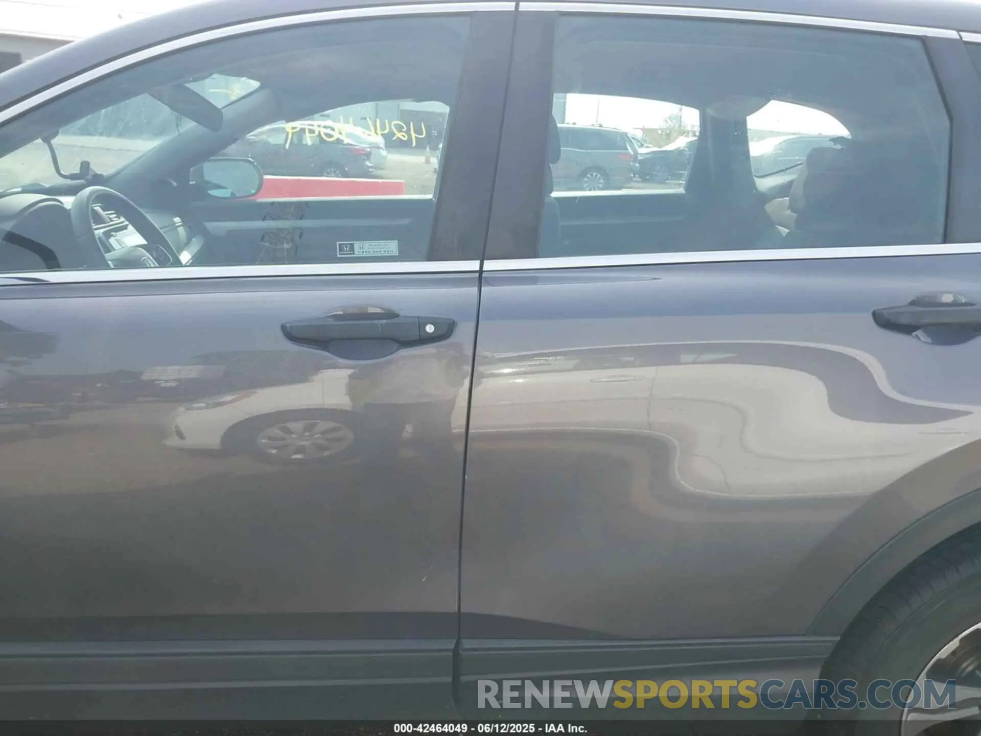 14 Photograph of a damaged car 2HKRW2H2XLH615475 HONDA CR-V 2020