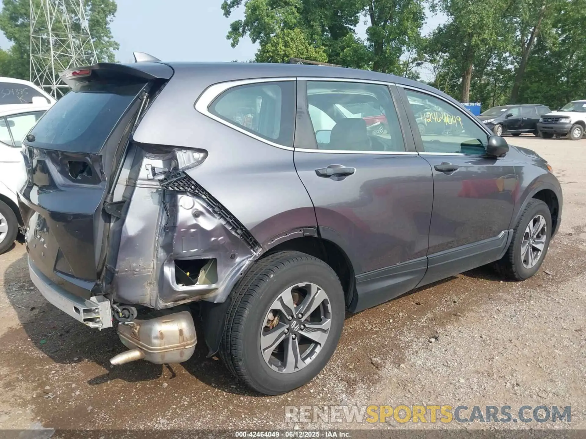 4 Photograph of a damaged car 2HKRW2H2XLH615475 HONDA CR-V 2020
