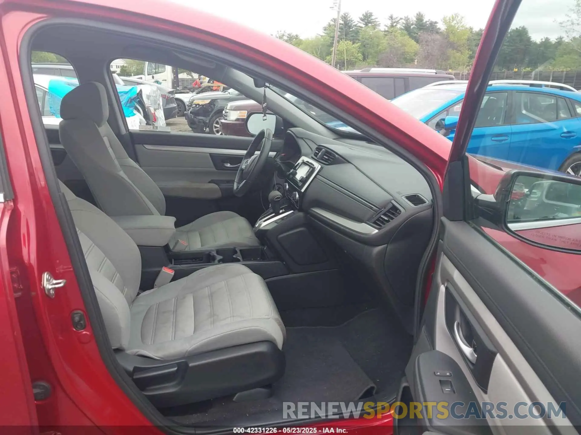 5 Photograph of a damaged car 2HKRW2H2XLH649951 HONDA CR-V 2020
