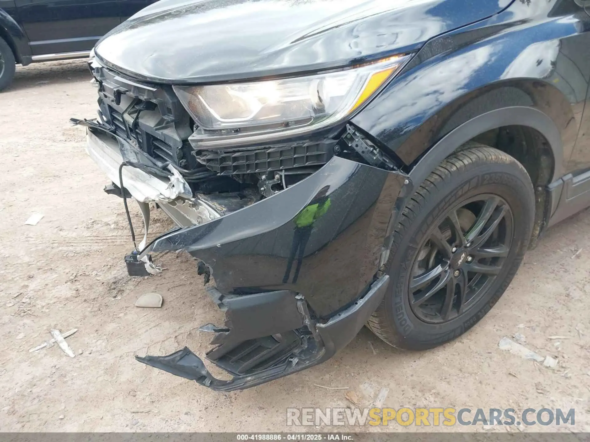 17 Photograph of a damaged car 2HKRW2H42LH238237 HONDA CR-V 2020