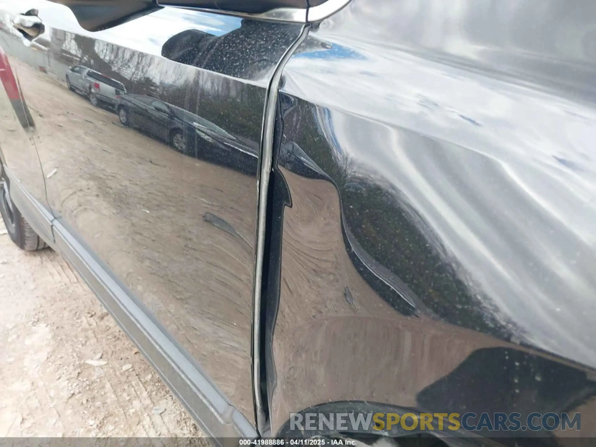 19 Photograph of a damaged car 2HKRW2H42LH238237 HONDA CR-V 2020