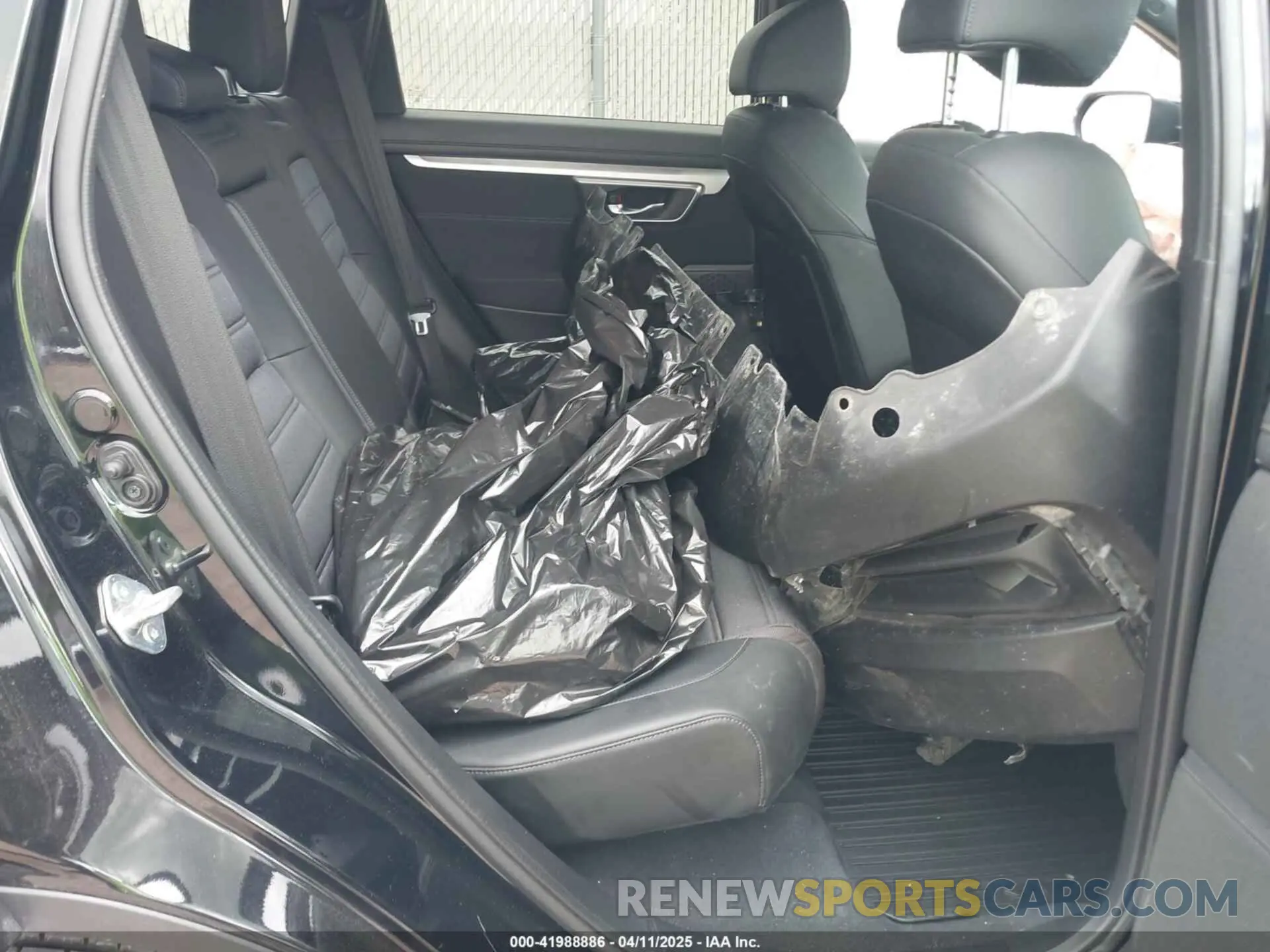 8 Photograph of a damaged car 2HKRW2H42LH238237 HONDA CR-V 2020