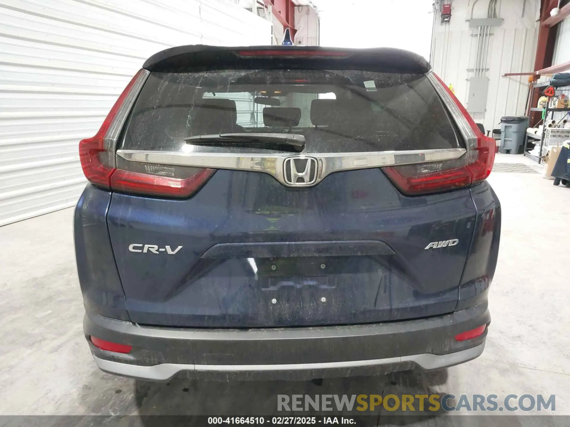 17 Photograph of a damaged car 2HKRW2H51LH672500 HONDA CR-V 2020