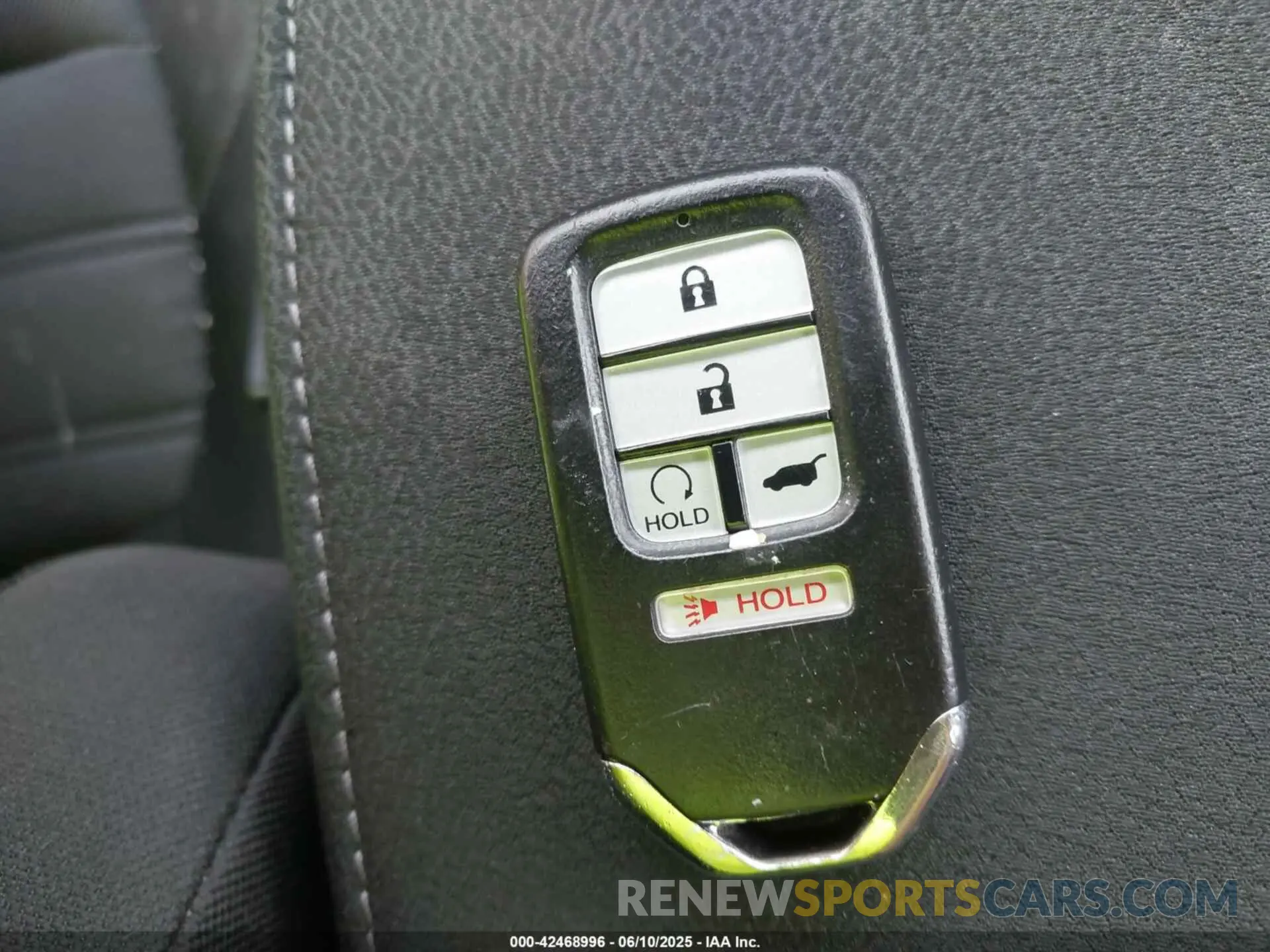 11 Photograph of a damaged car 2HKRW2H52LH689953 HONDA CR-V 2020