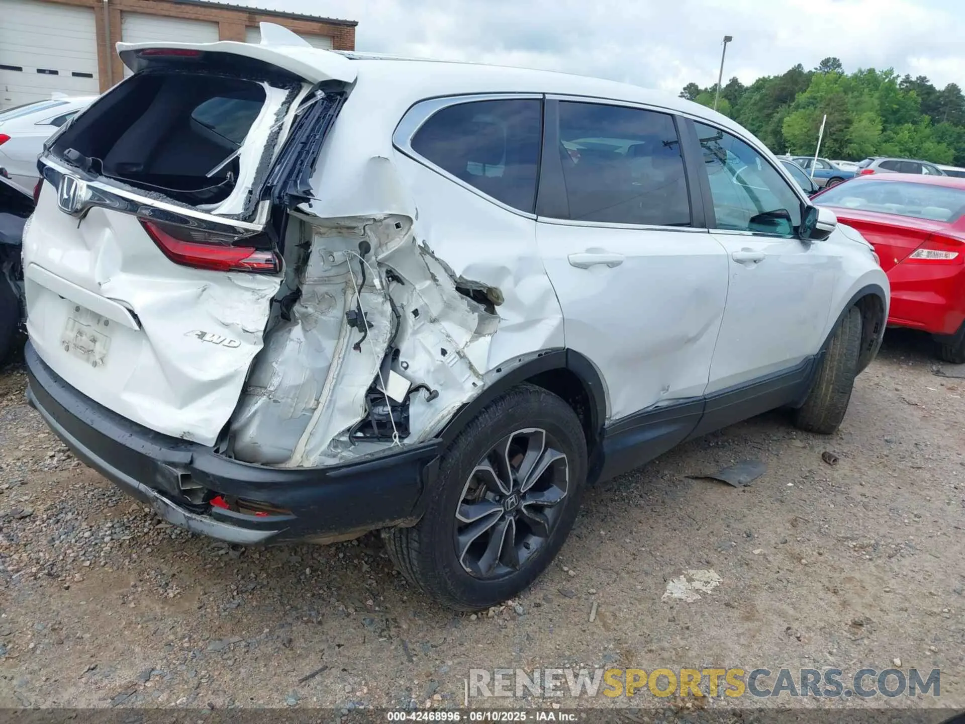 4 Photograph of a damaged car 2HKRW2H52LH689953 HONDA CR-V 2020