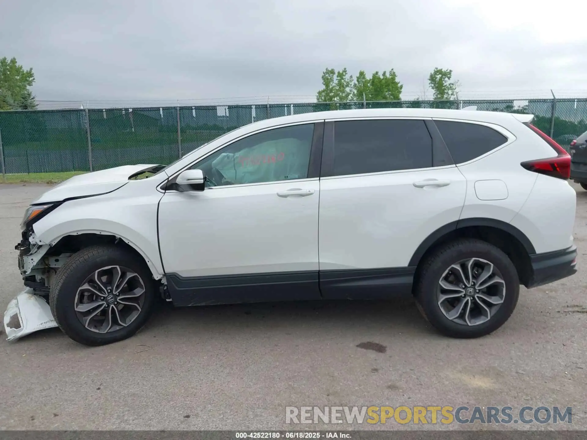 14 Photograph of a damaged car 2HKRW2H53LH600486 HONDA CR-V 2020