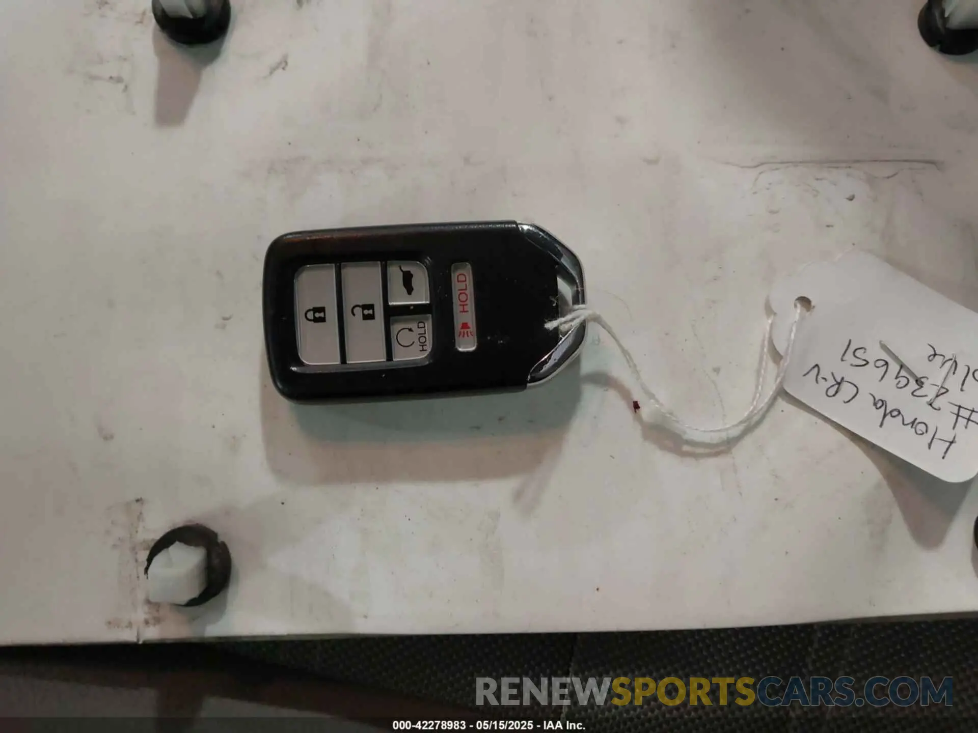 11 Photograph of a damaged car 2HKRW2H55LH614082 HONDA CR-V 2020