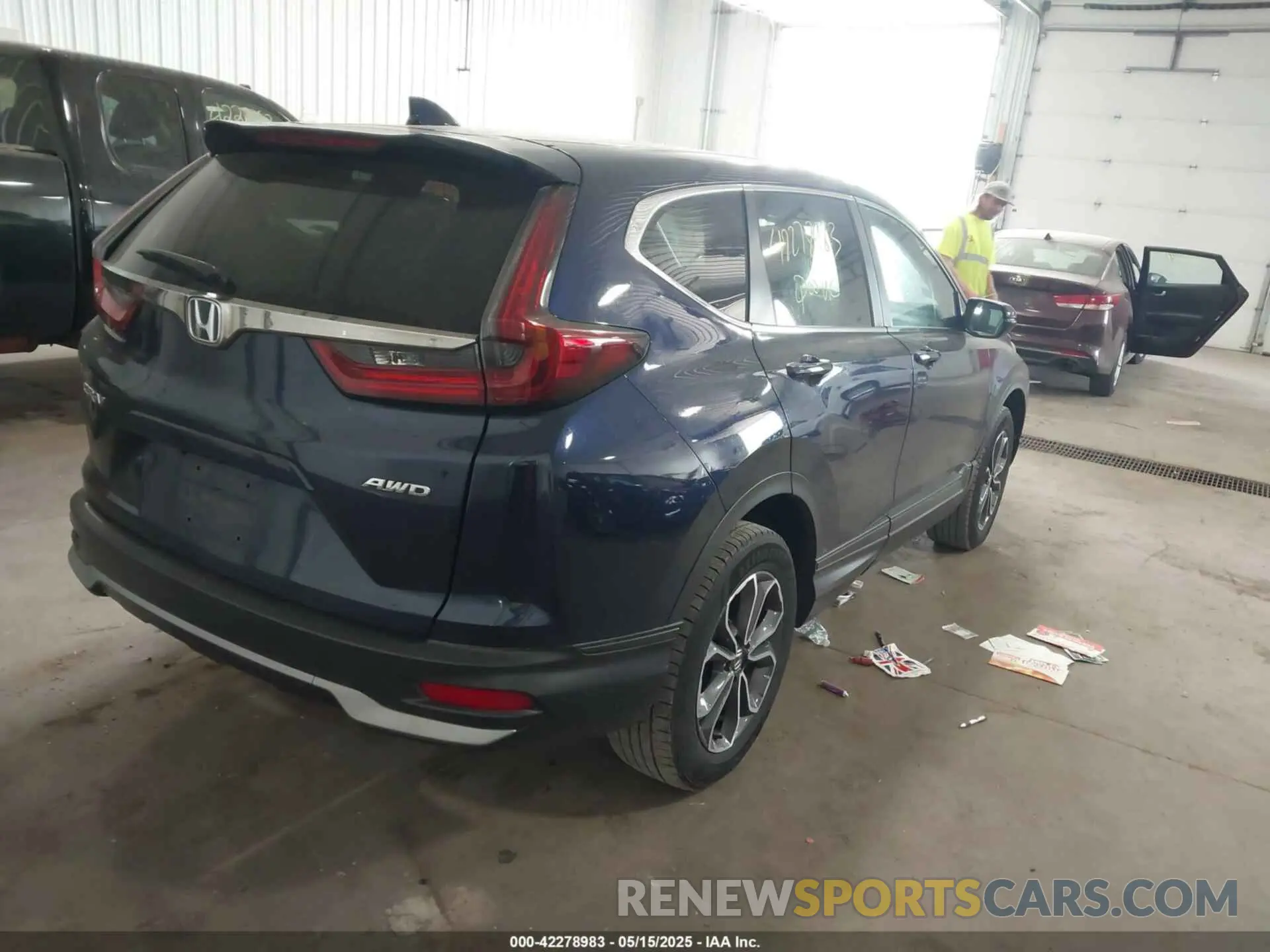 4 Photograph of a damaged car 2HKRW2H55LH614082 HONDA CR-V 2020