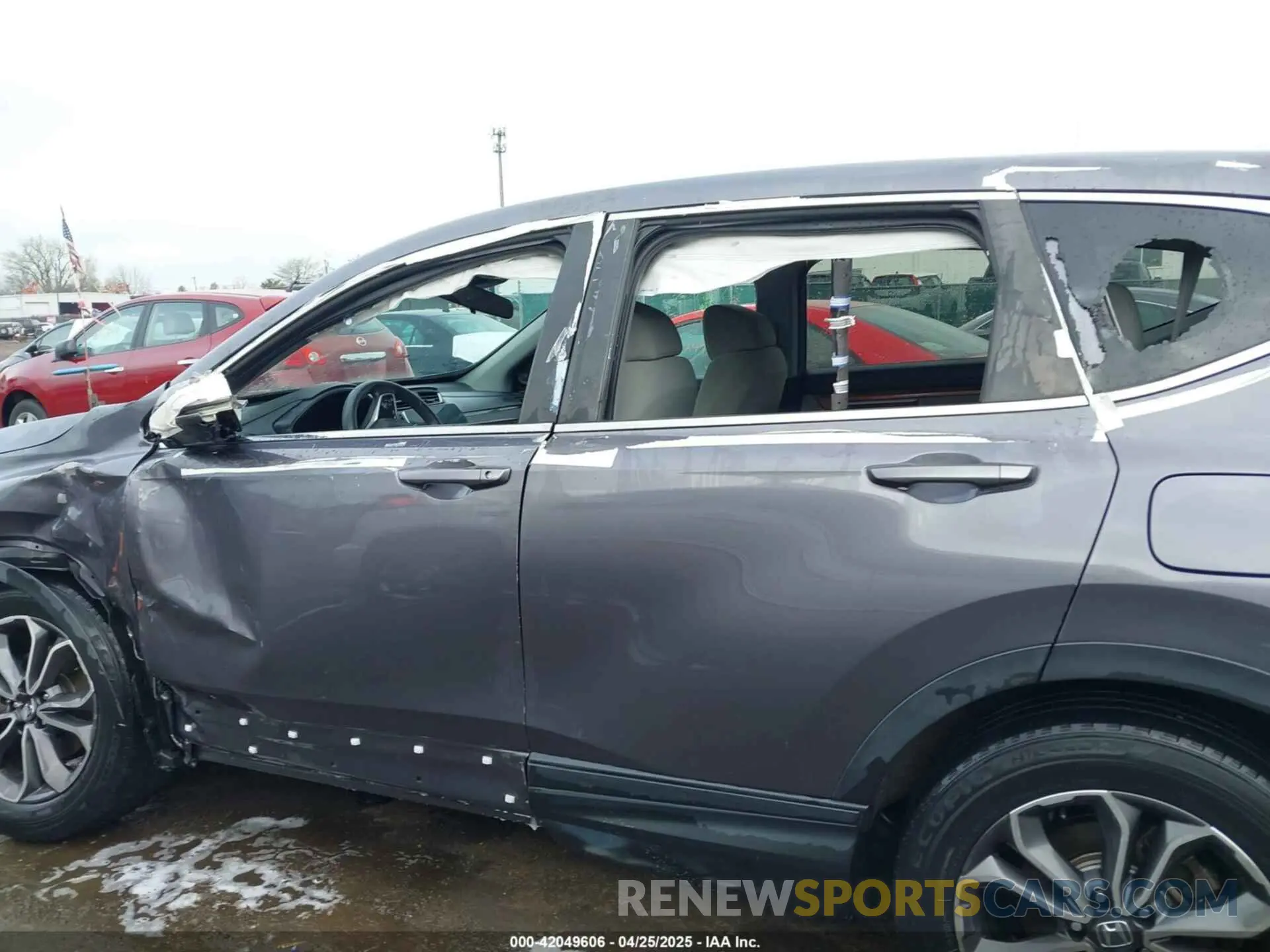 14 Photograph of a damaged car 2HKRW2H56LH650301 HONDA CR-V 2020