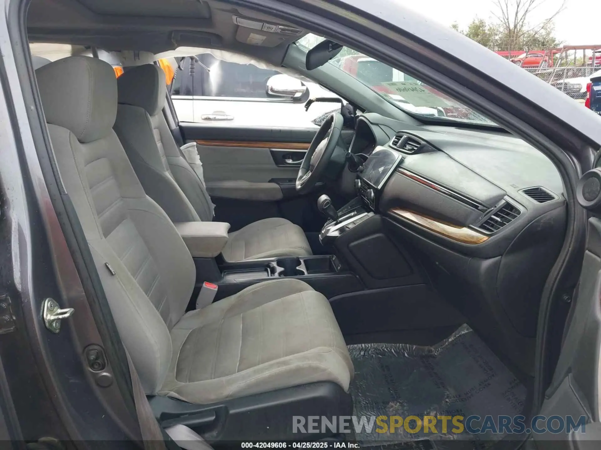 5 Photograph of a damaged car 2HKRW2H56LH650301 HONDA CR-V 2020