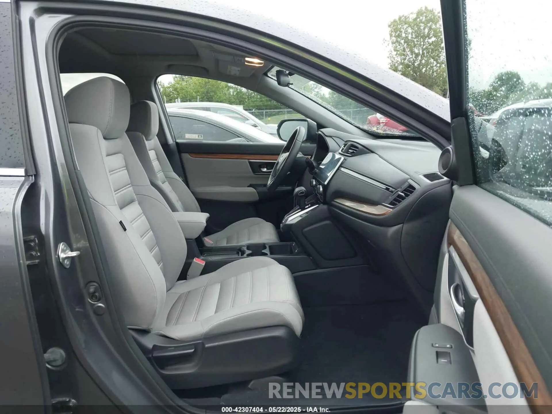 5 Photograph of a damaged car 2HKRW2H56LH661699 HONDA CR-V 2020