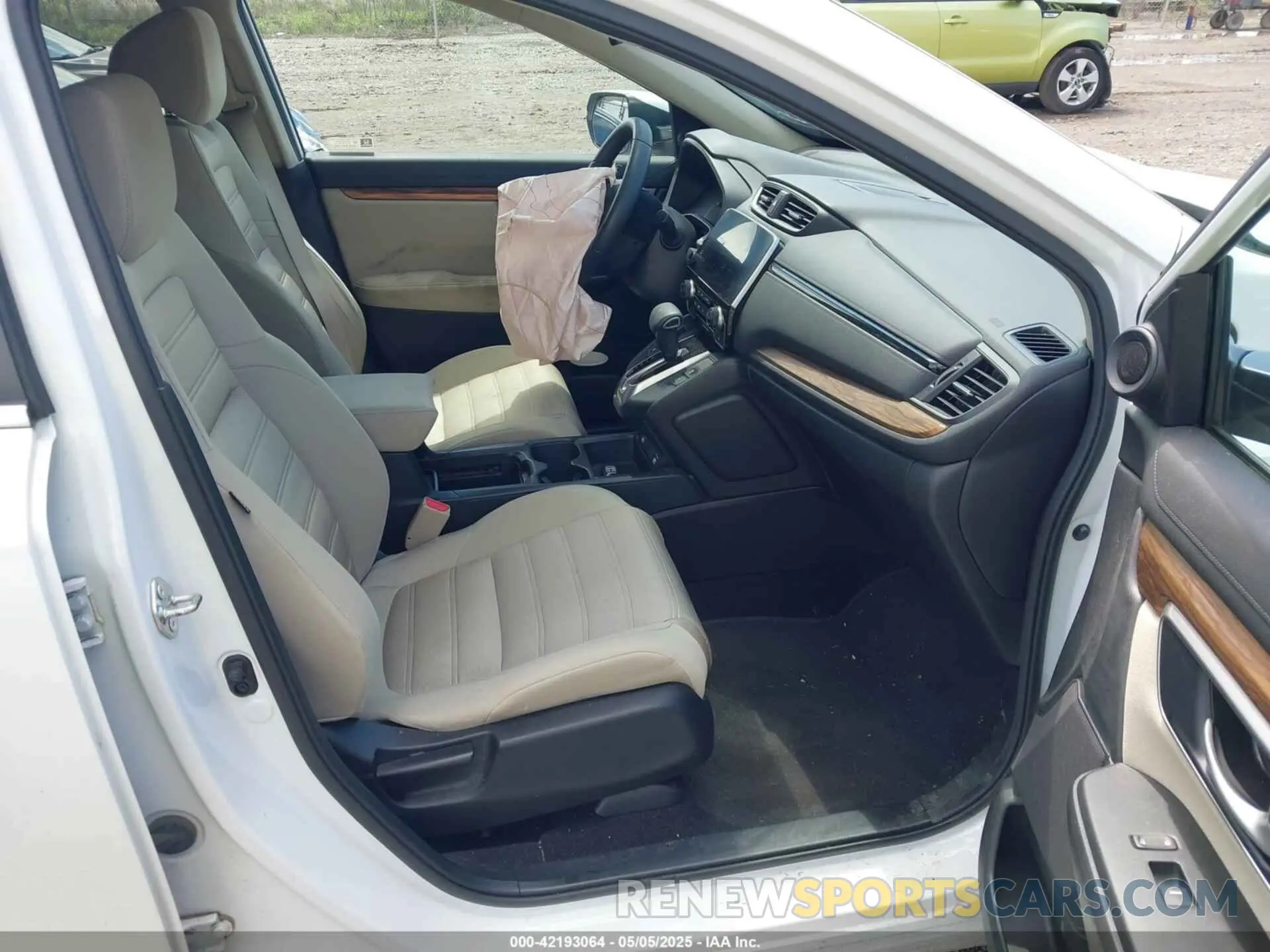 5 Photograph of a damaged car 2HKRW2H57L8645401 HONDA CR-V 2020