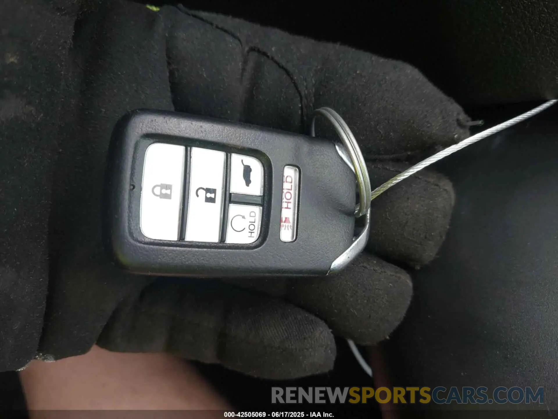 11 Photograph of a damaged car 2HKRW2H57LH635998 HONDA CR-V 2020