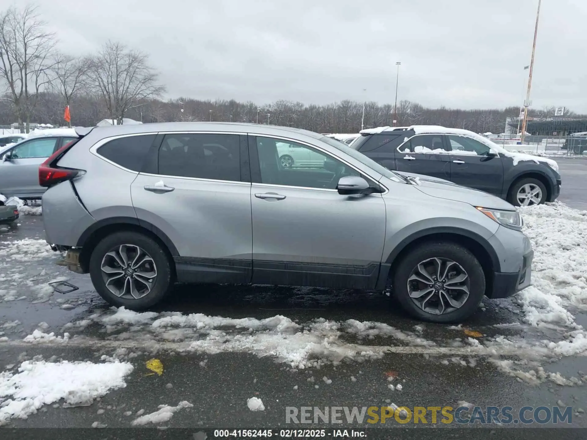 13 Photograph of a damaged car 2HKRW2H57LH696512 HONDA CR-V 2020